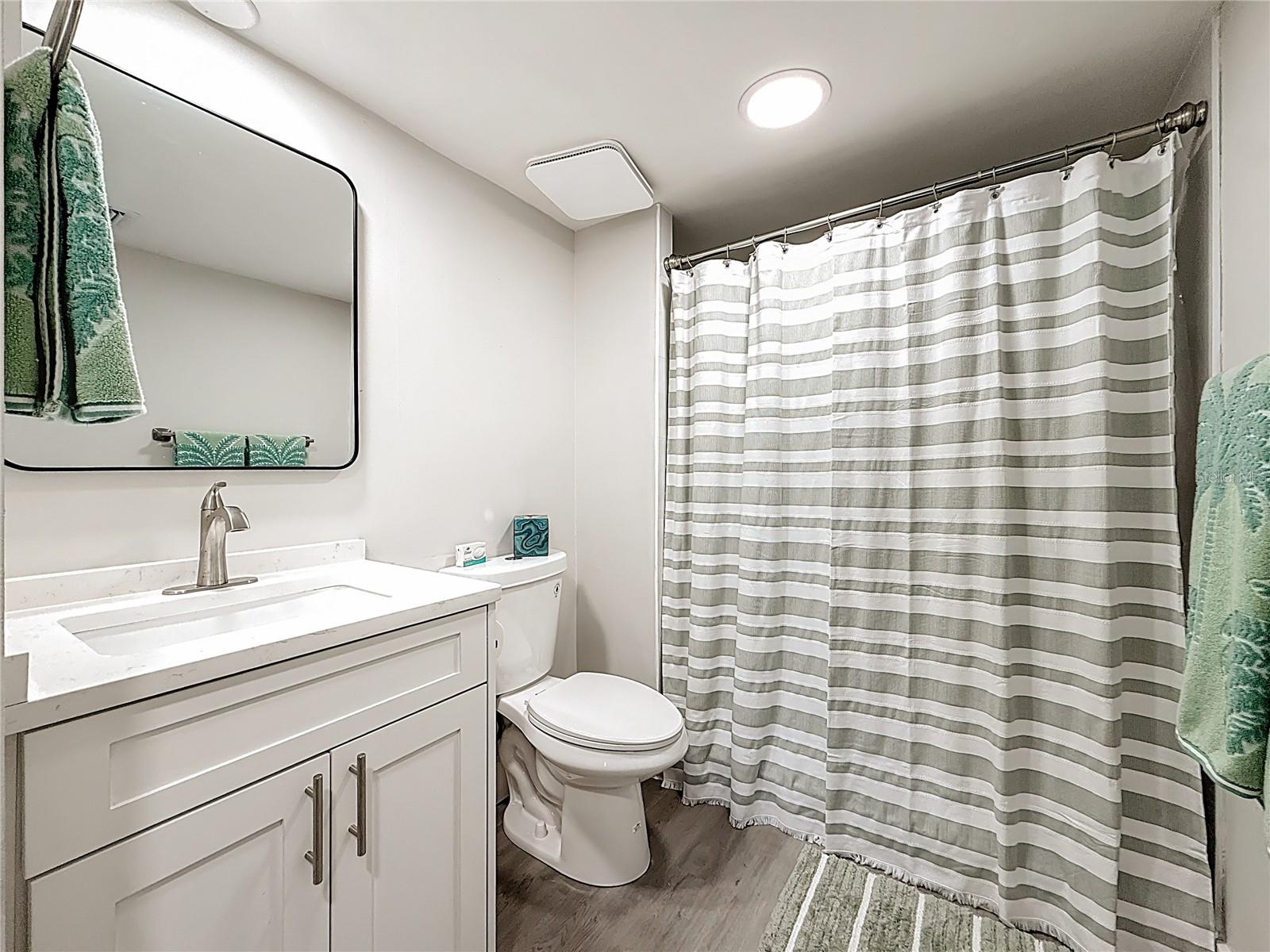 Image 53 of 79 For 400 Island Way 1411