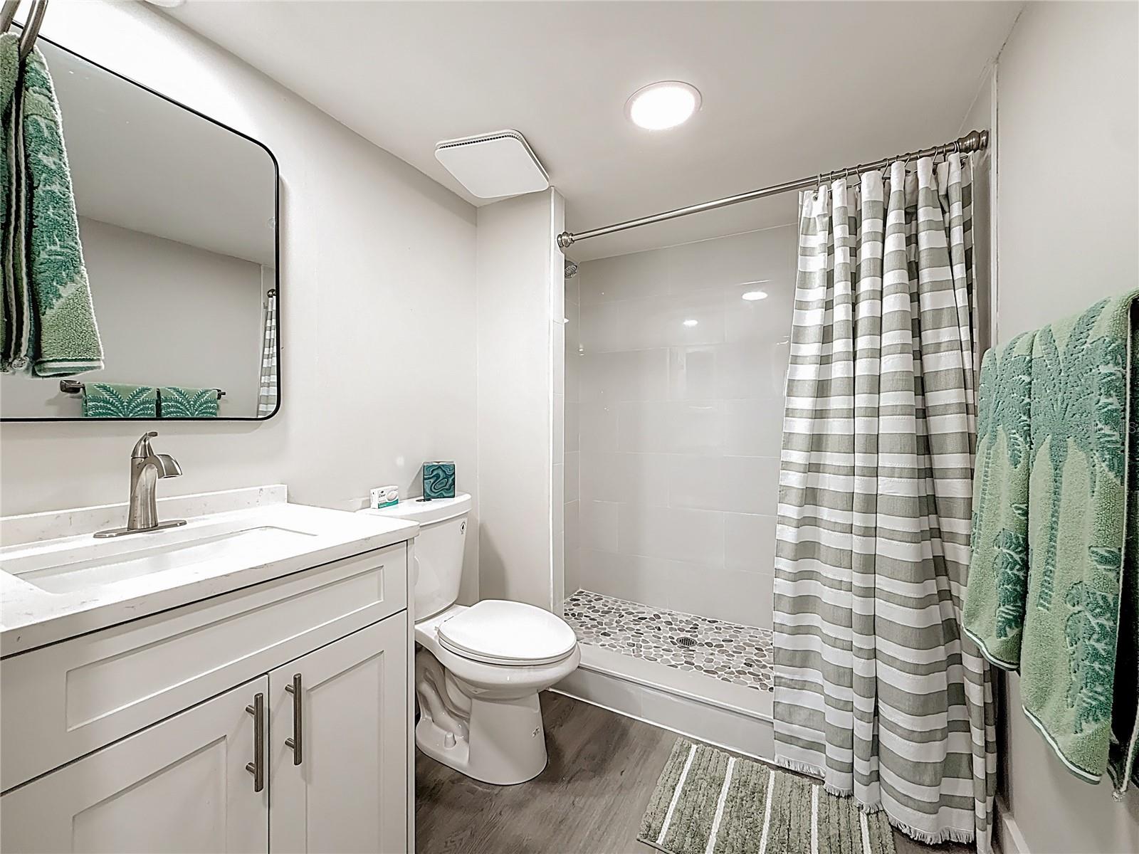 Image 54 of 79 For 400 Island Way 1411