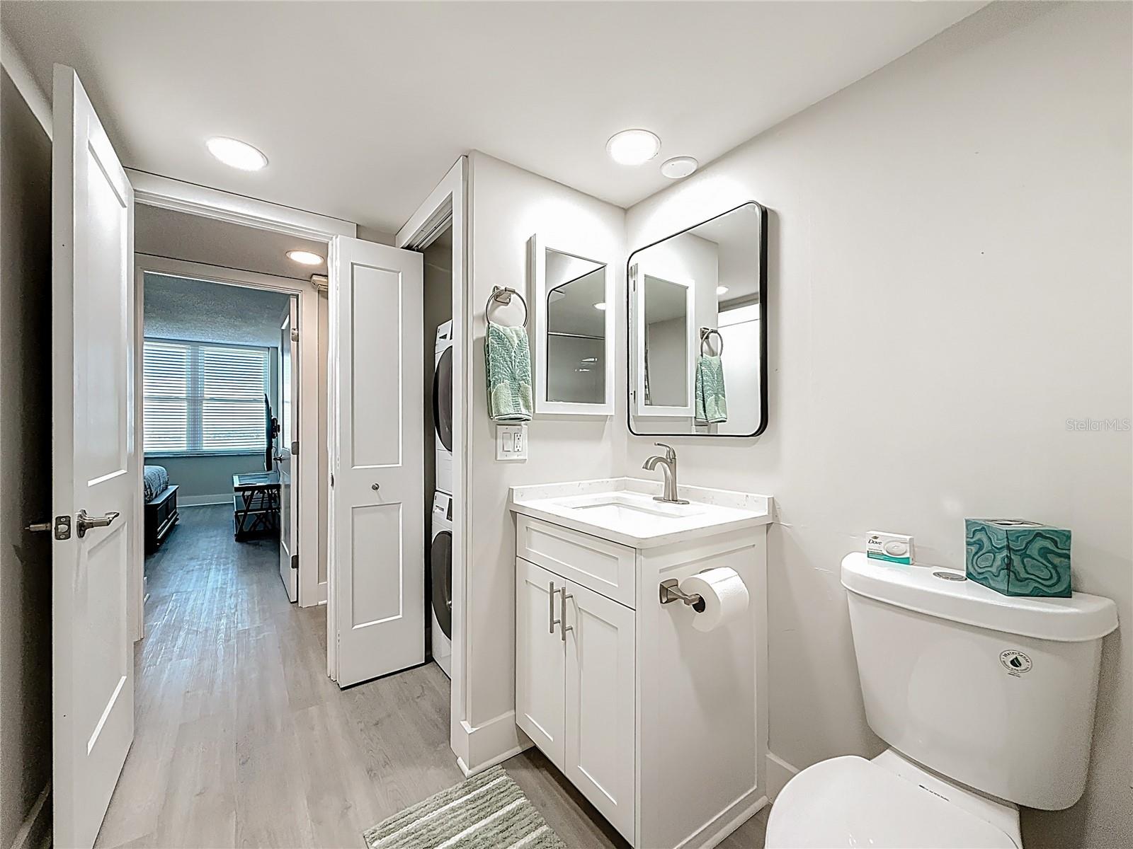 Image 55 of 79 For 400 Island Way 1411