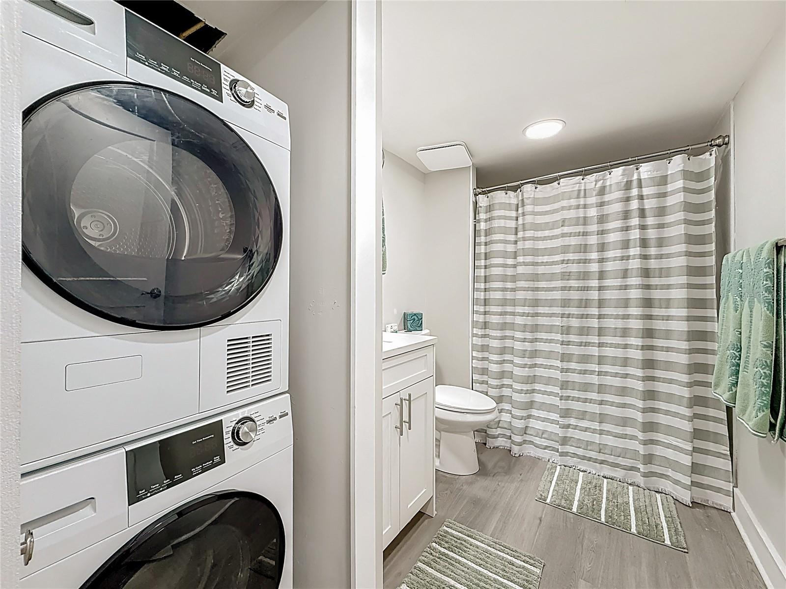 Image 56 of 79 For 400 Island Way 1411