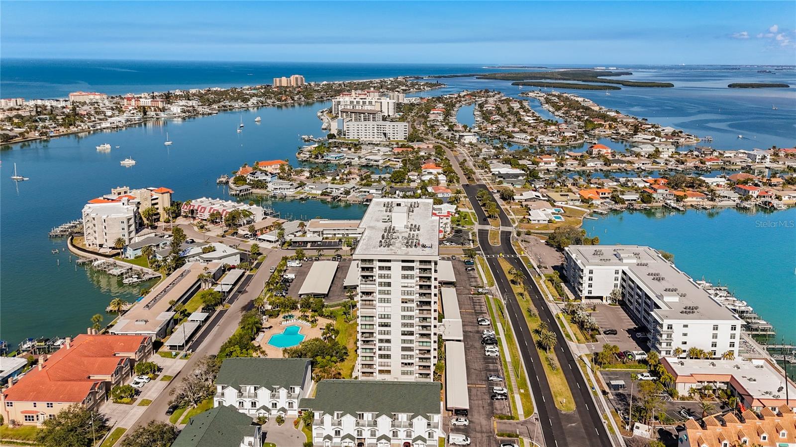 Image 69 of 79 For 400 Island Way 1411