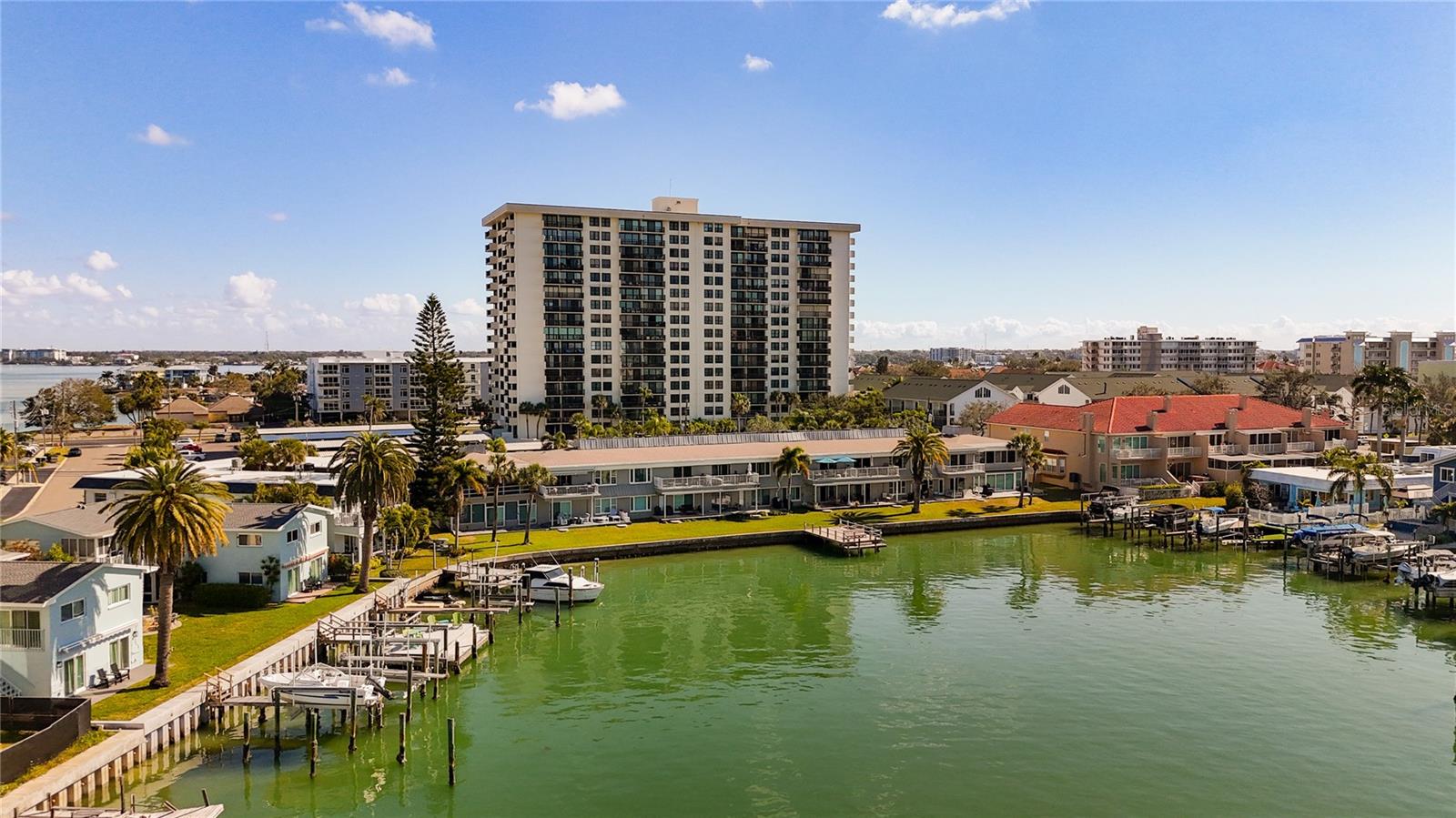 Image 76 of 79 For 400 Island Way 1411