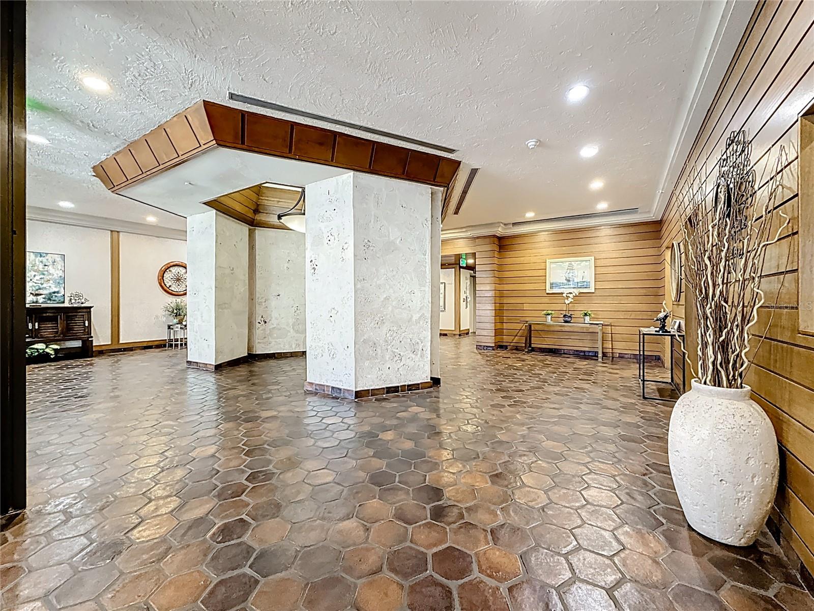 Image 8 of 79 For 400 Island Way 1411