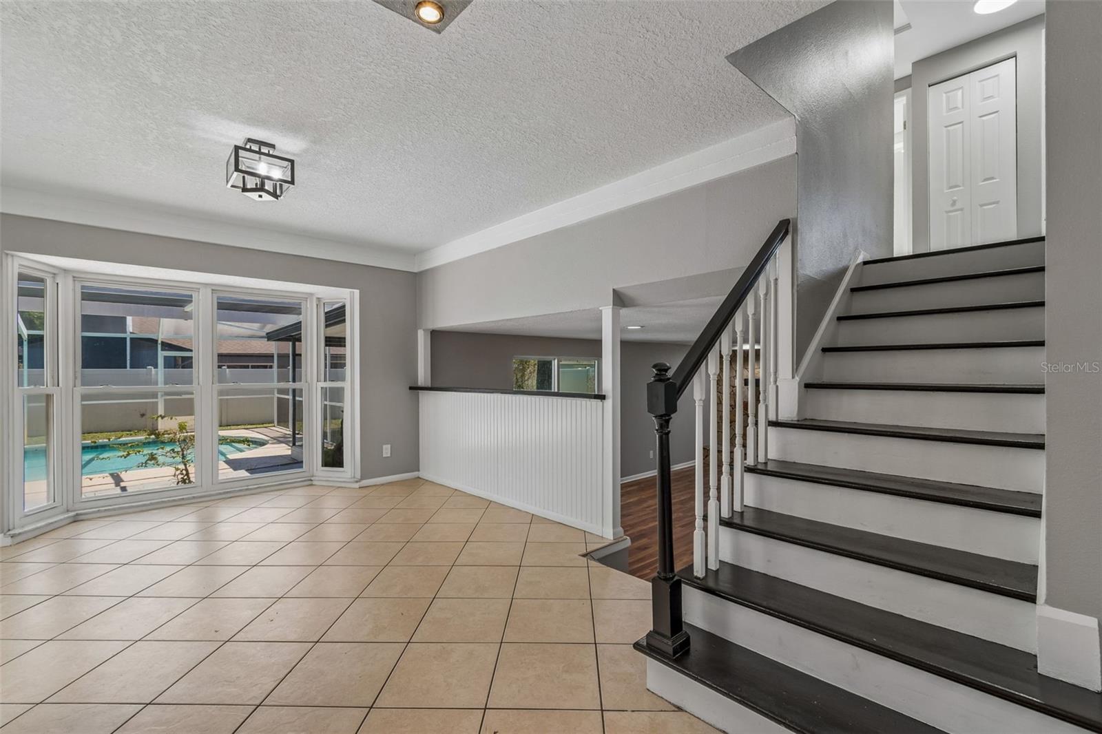 Image 10 of 69 For 7111 Gateway Court