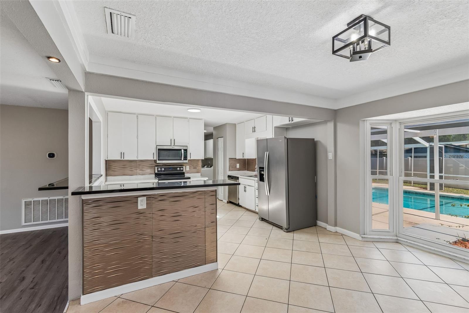 Image 16 of 69 For 7111 Gateway Court