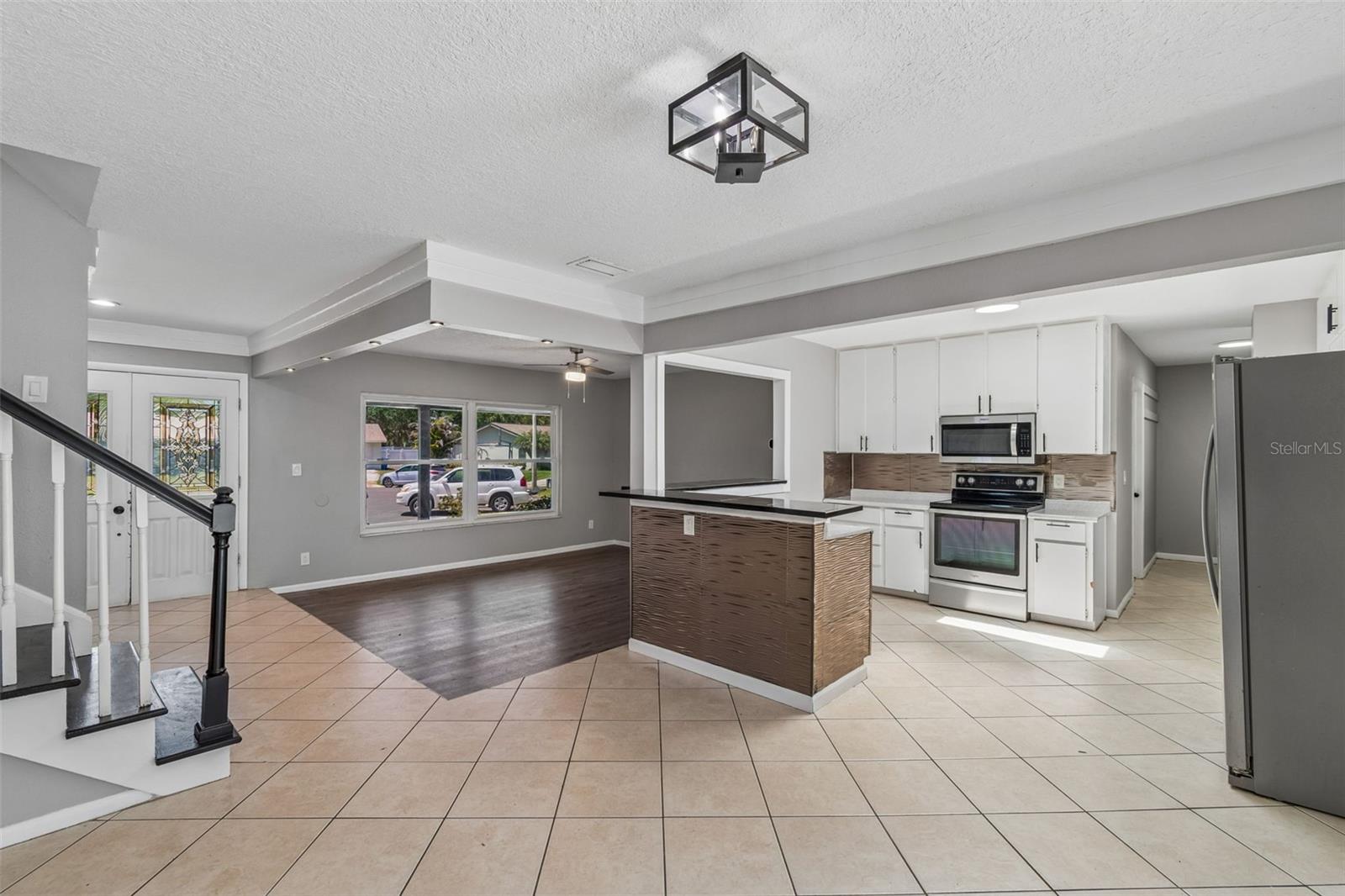 Image 18 of 69 For 7111 Gateway Court