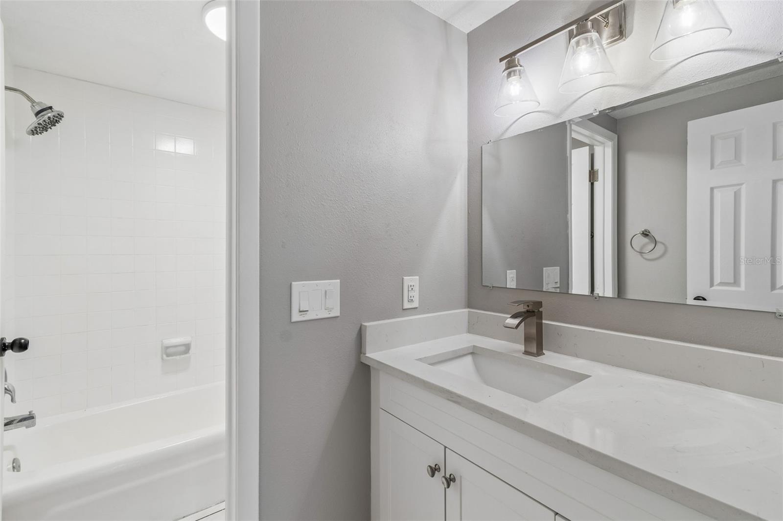 Image 34 of 69 For 7111 Gateway Court