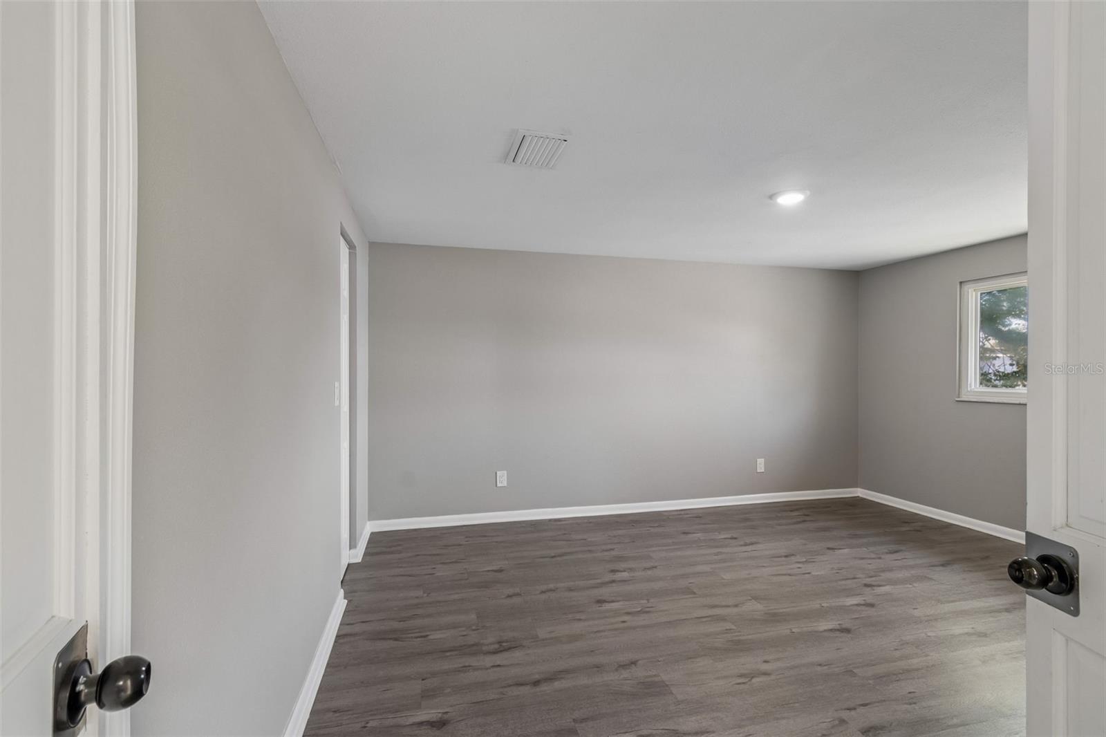 Image 39 of 69 For 7111 Gateway Court