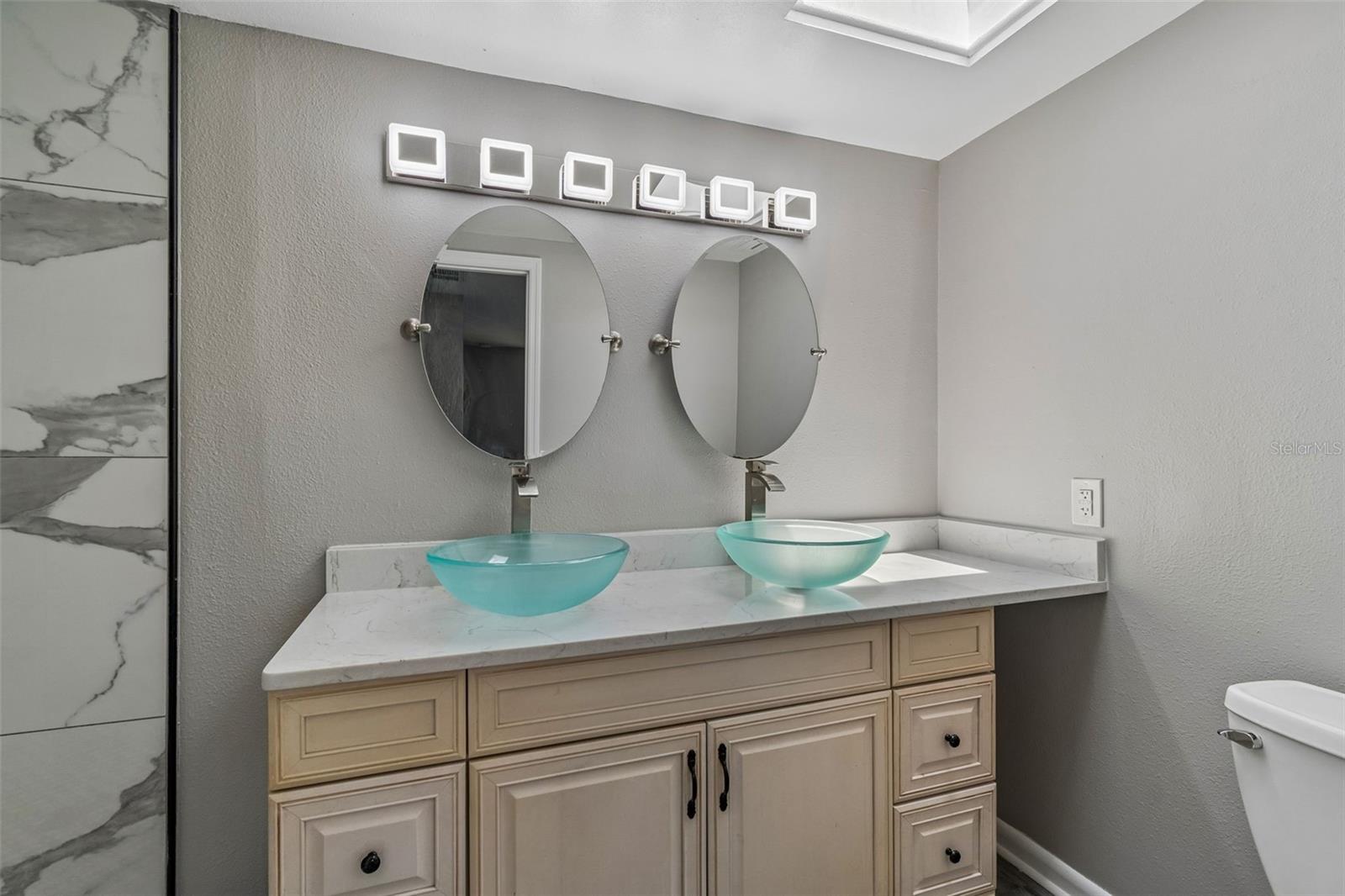 Image 43 of 69 For 7111 Gateway Court