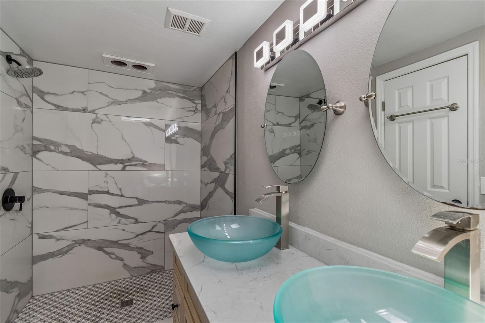 Image 45 of 69 For 7111 Gateway Court