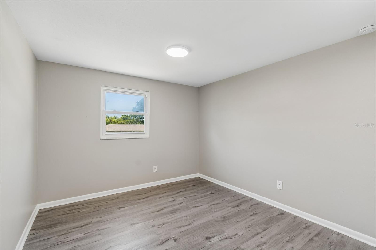 Image 50 of 69 For 7111 Gateway Court