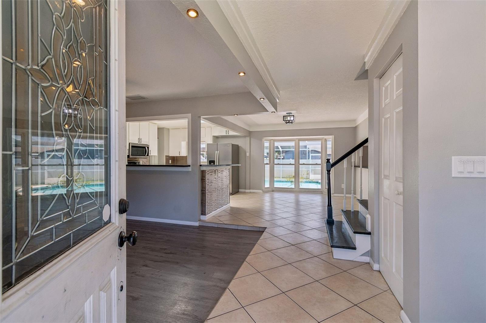 Image 7 of 69 For 7111 Gateway Court