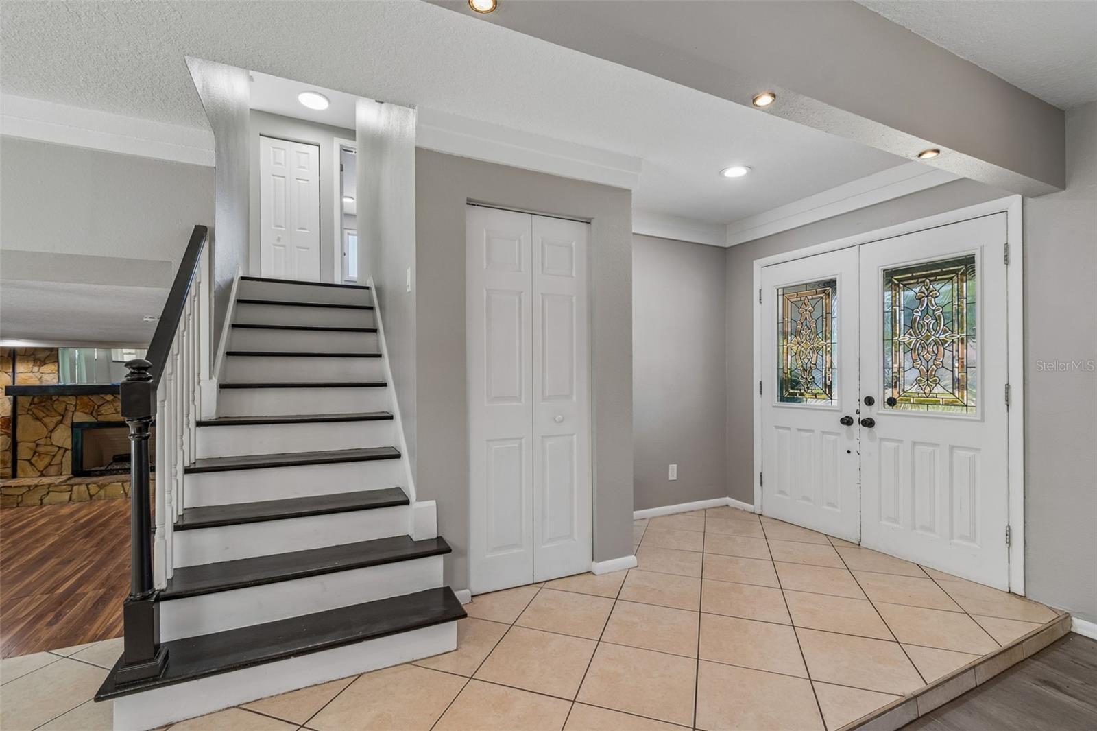 Image 8 of 69 For 7111 Gateway Court