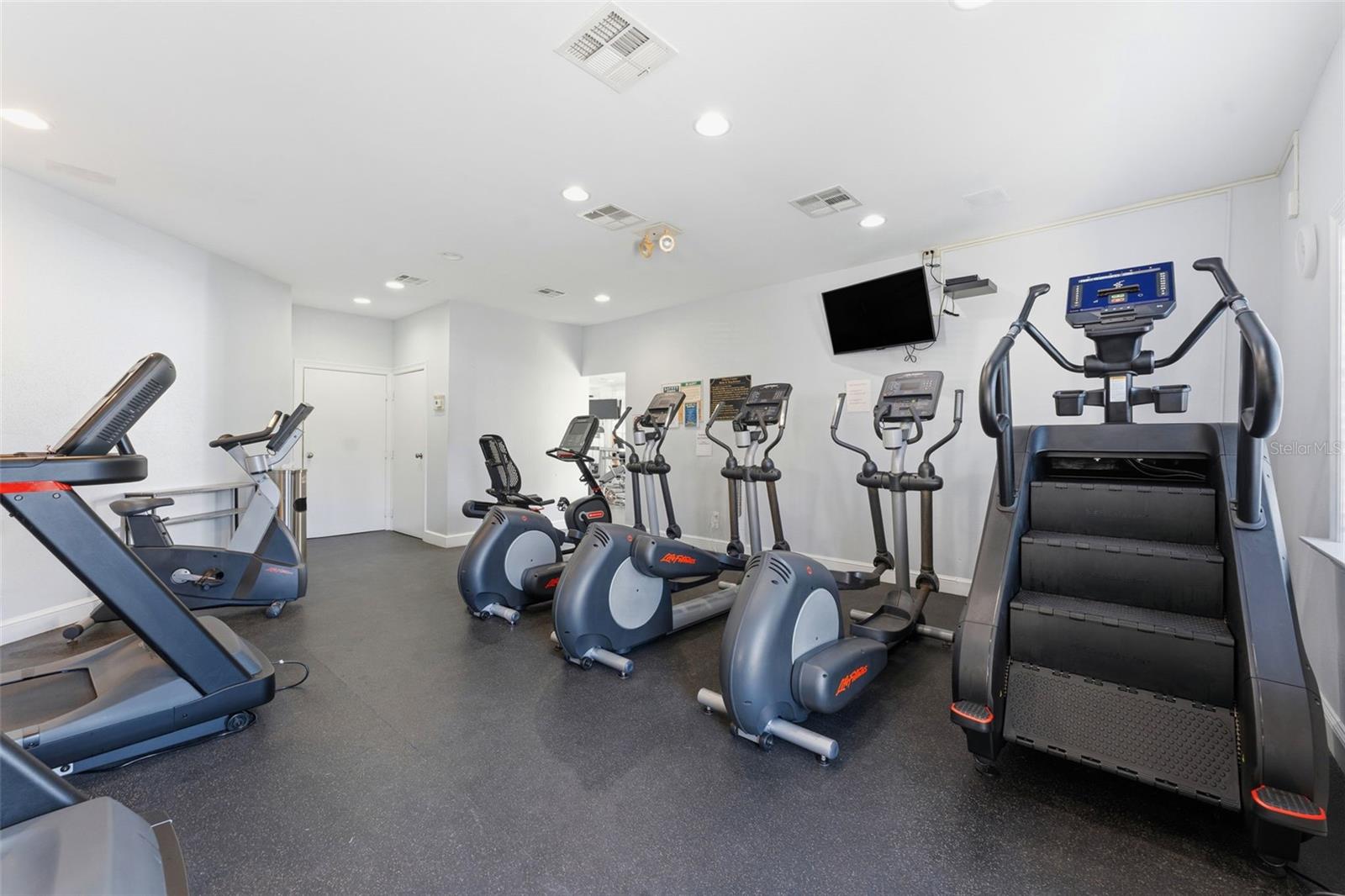 Image 43 of 50 For 1022 Normandy Trace Road