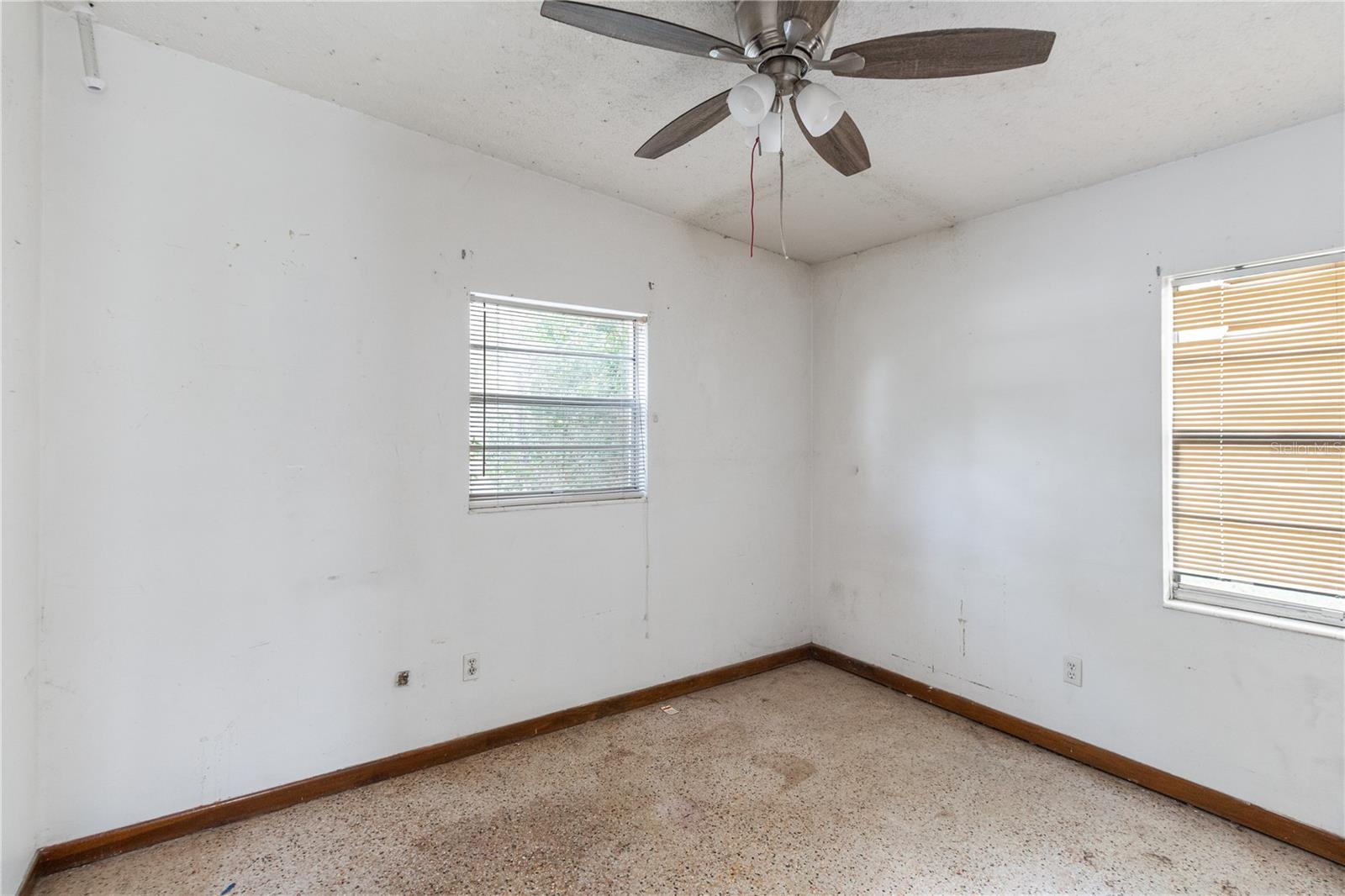 Listing photo id 9 for 8706 Ednam Place