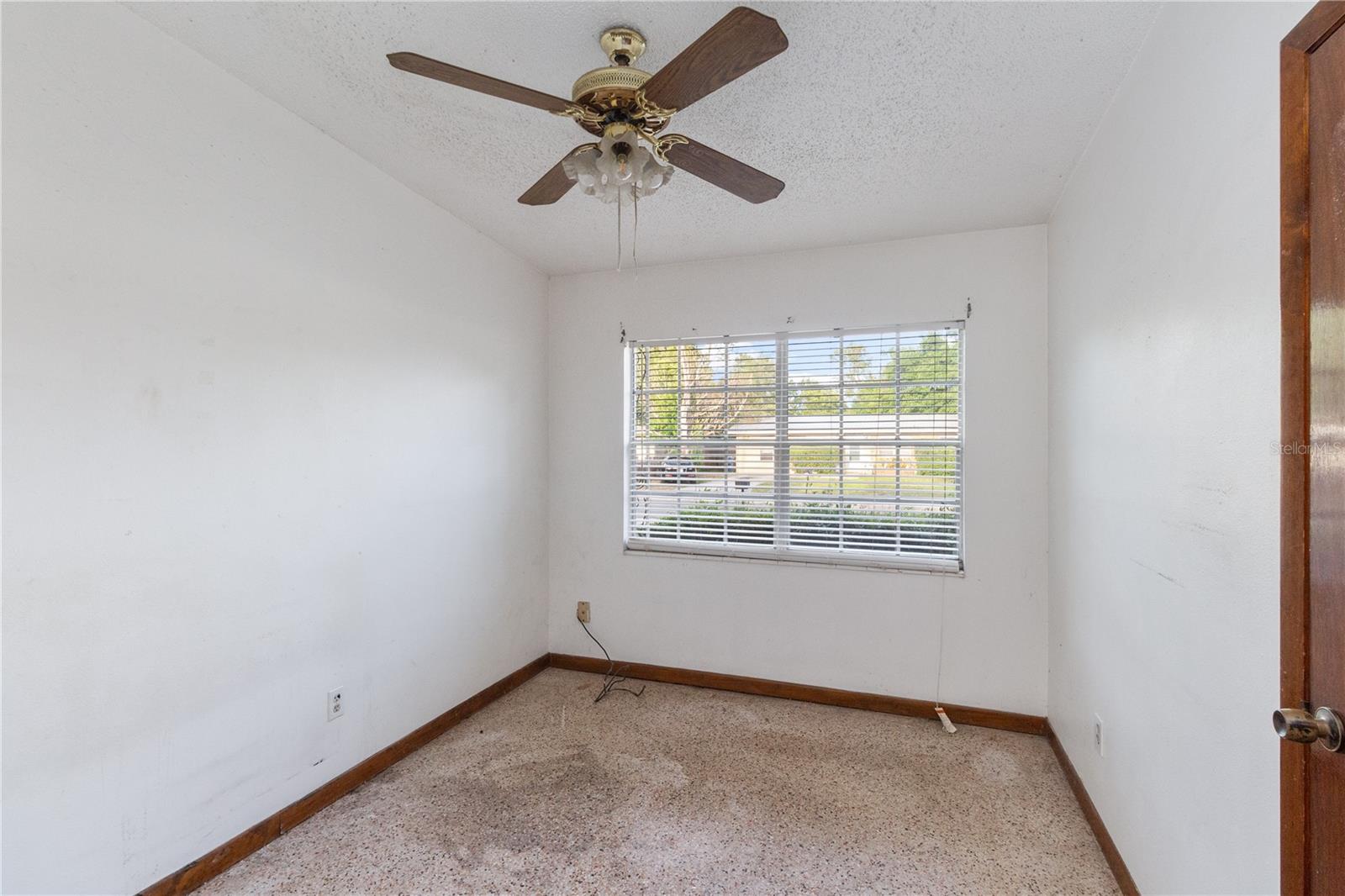 Listing photo id 12 for 8706 Ednam Place