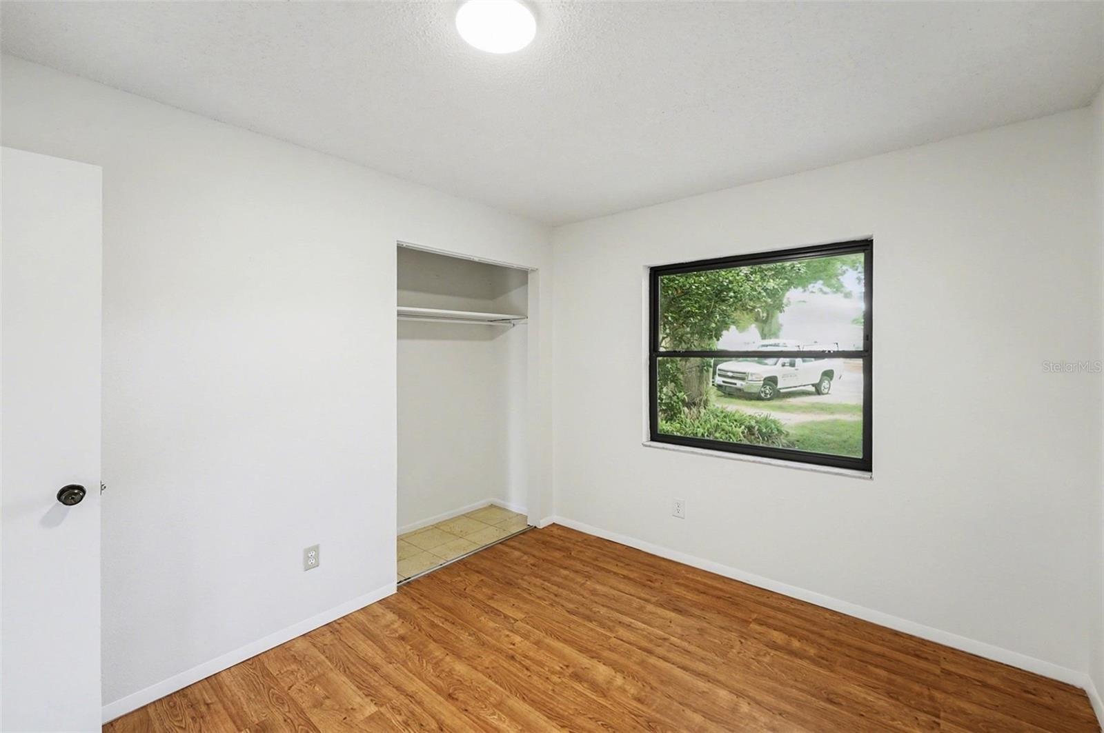 Image 12 of 33 For 6481 Elmhurst Court