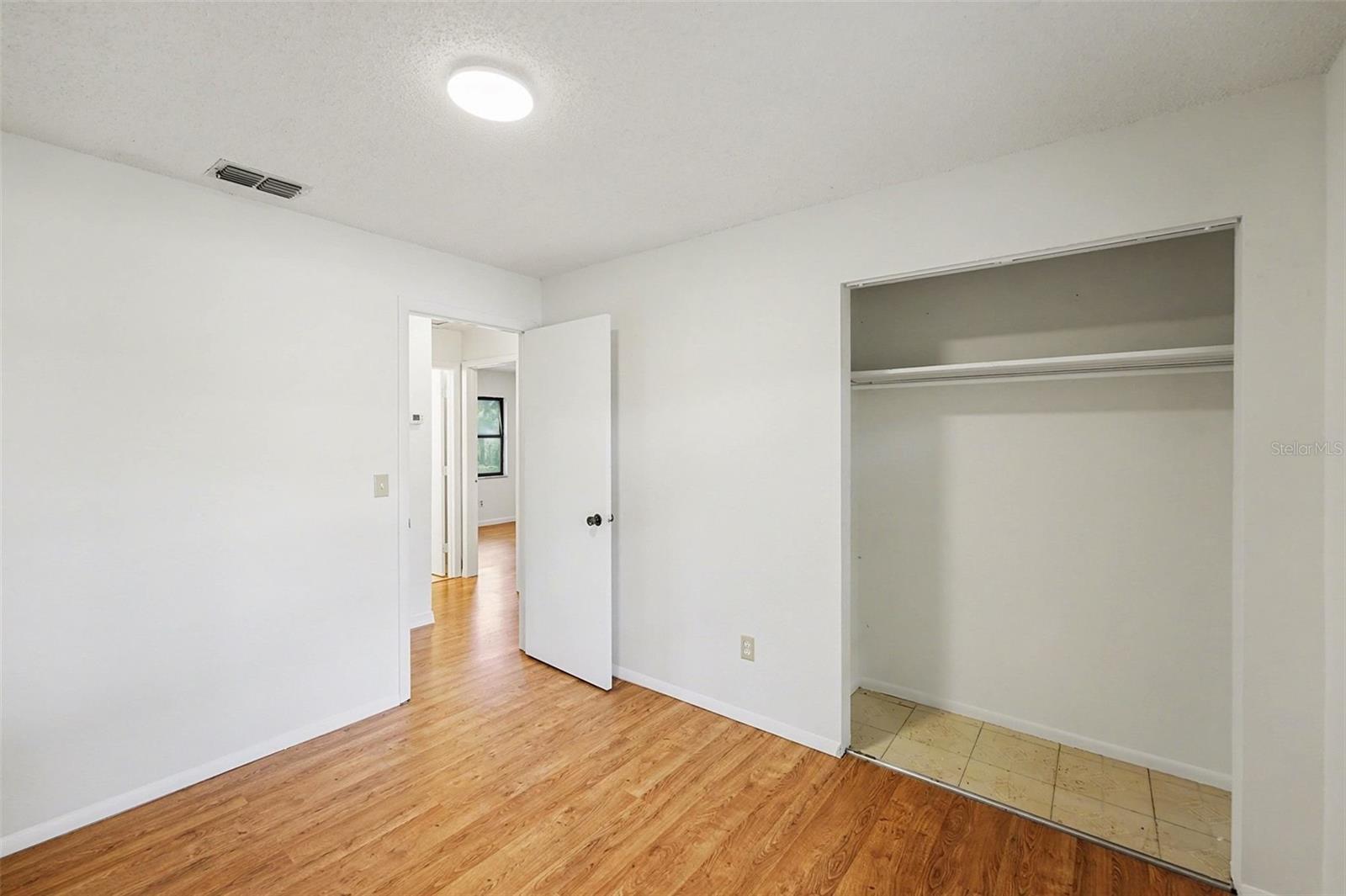 Image 13 of 33 For 6481 Elmhurst Court