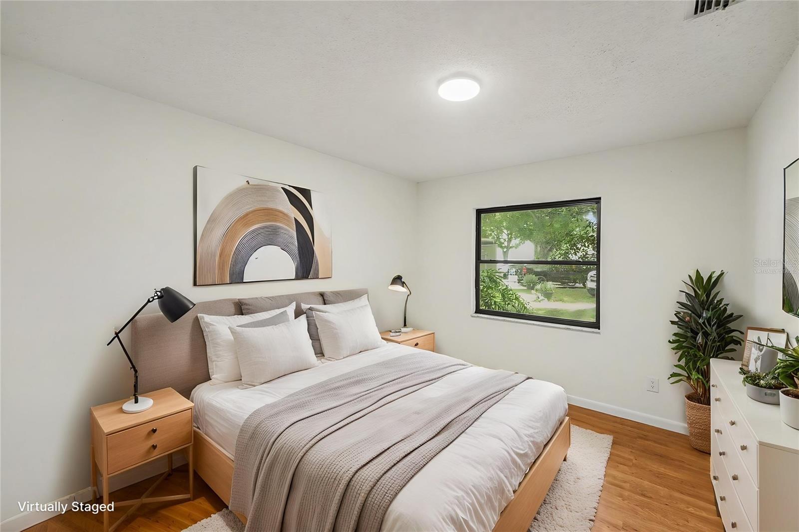 Image 18 of 33 For 6481 Elmhurst Court