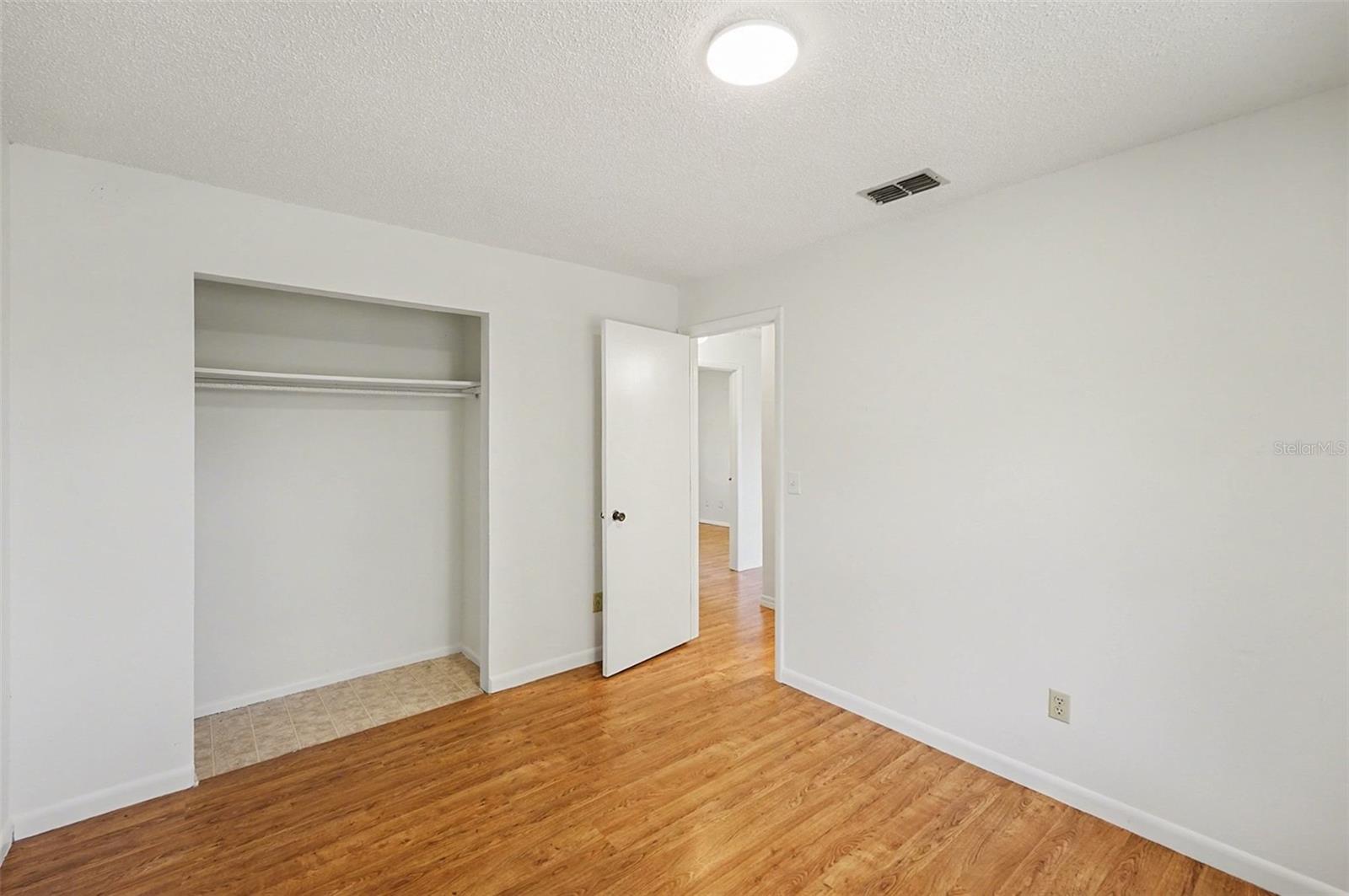 Image 23 of 33 For 6481 Elmhurst Court