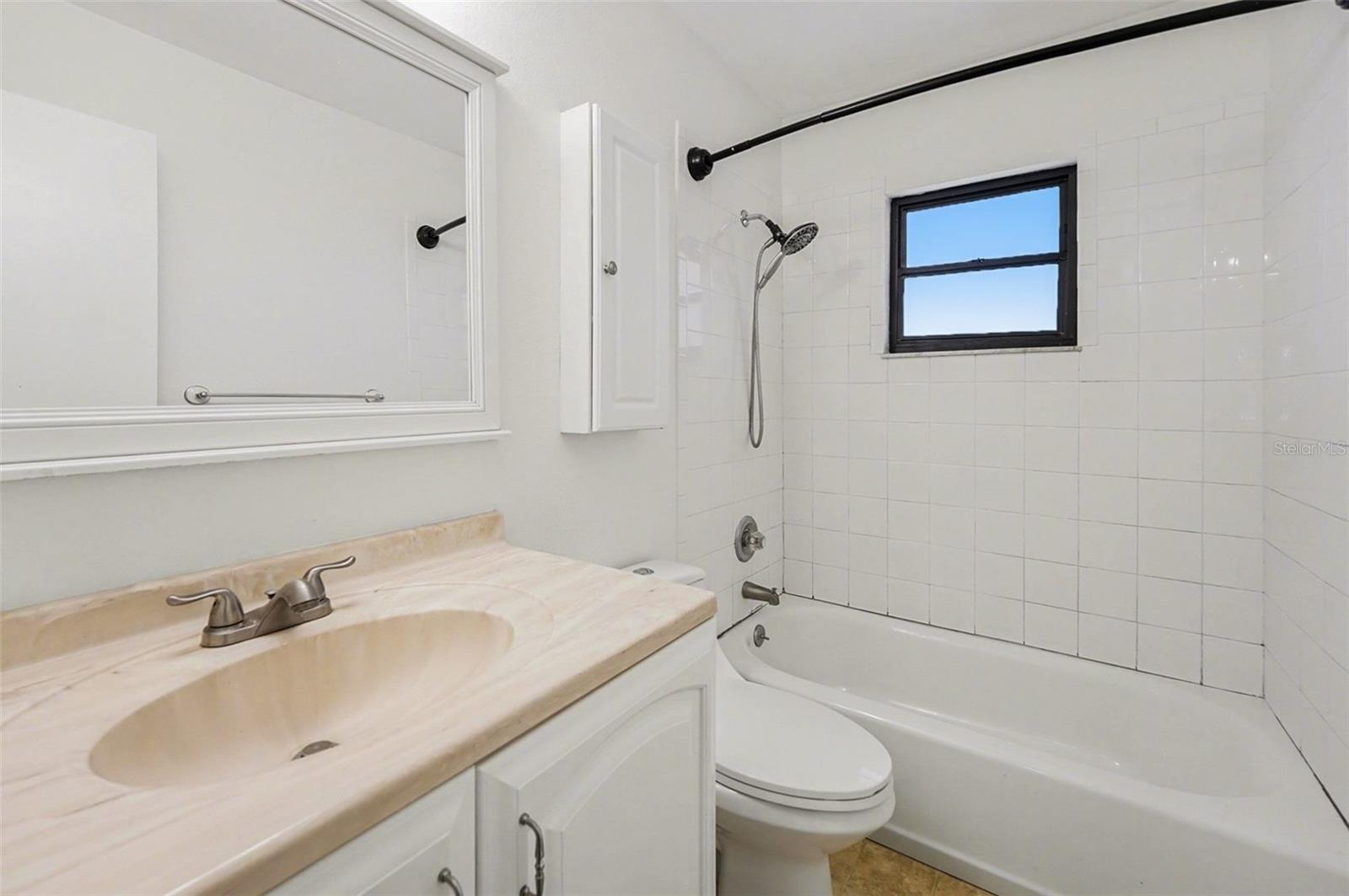 Image 25 of 33 For 6481 Elmhurst Court