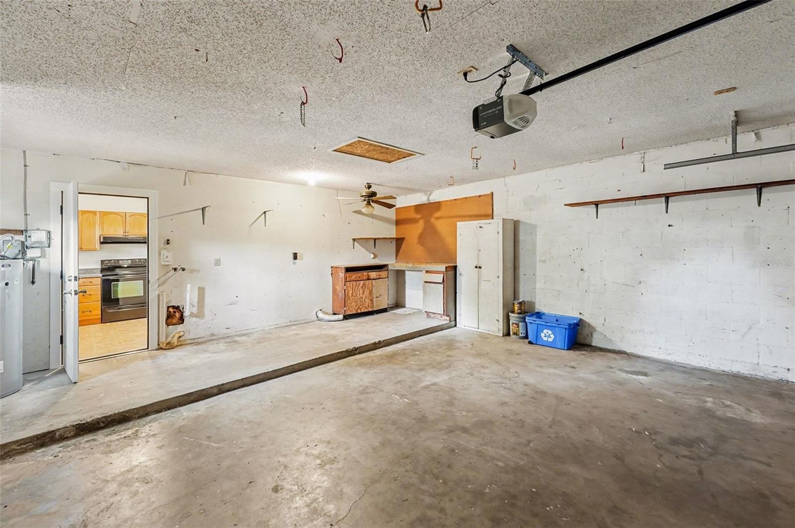 Image 27 of 33 For 6481 Elmhurst Court