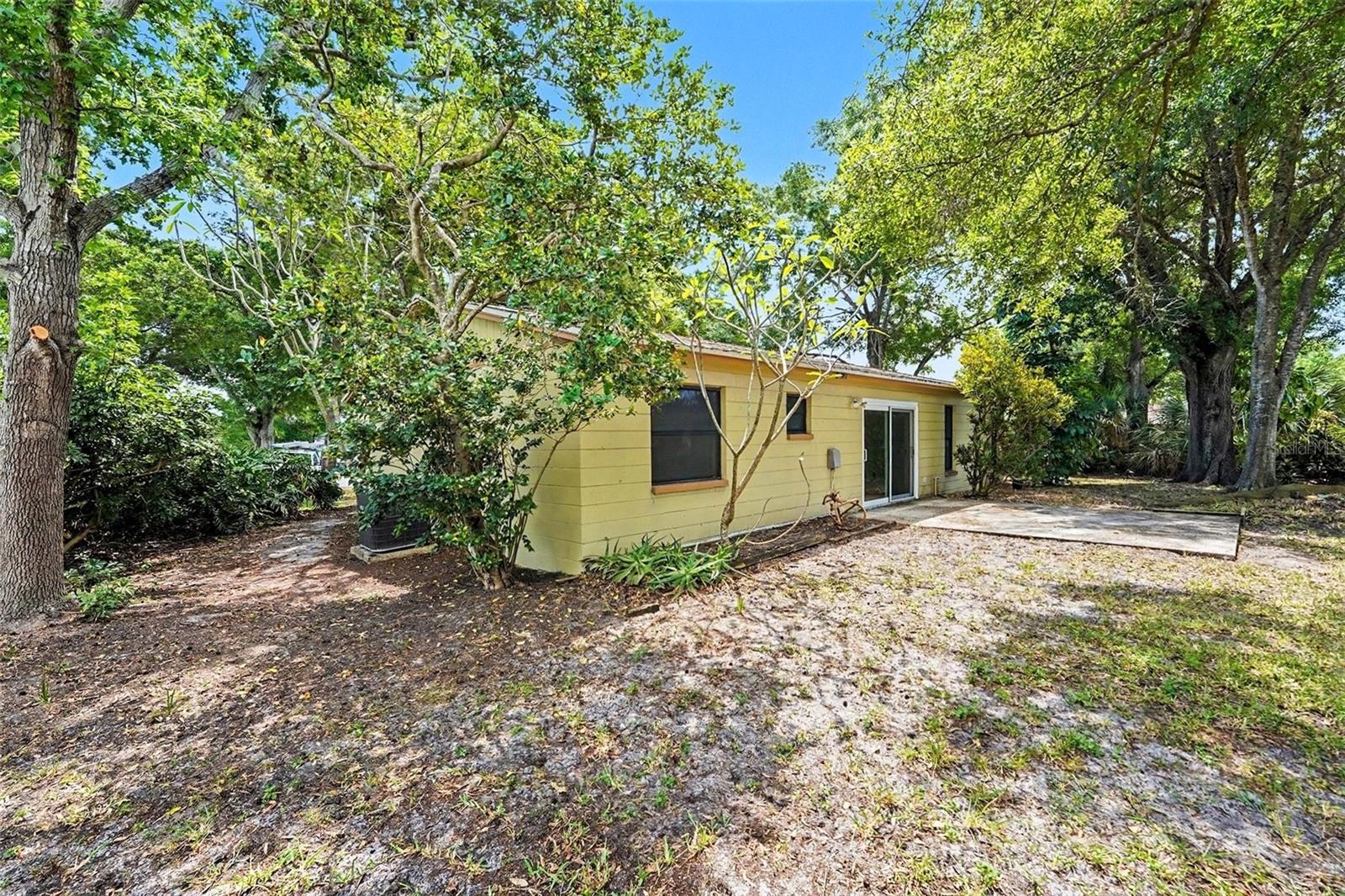 Image 28 of 33 For 6481 Elmhurst Court