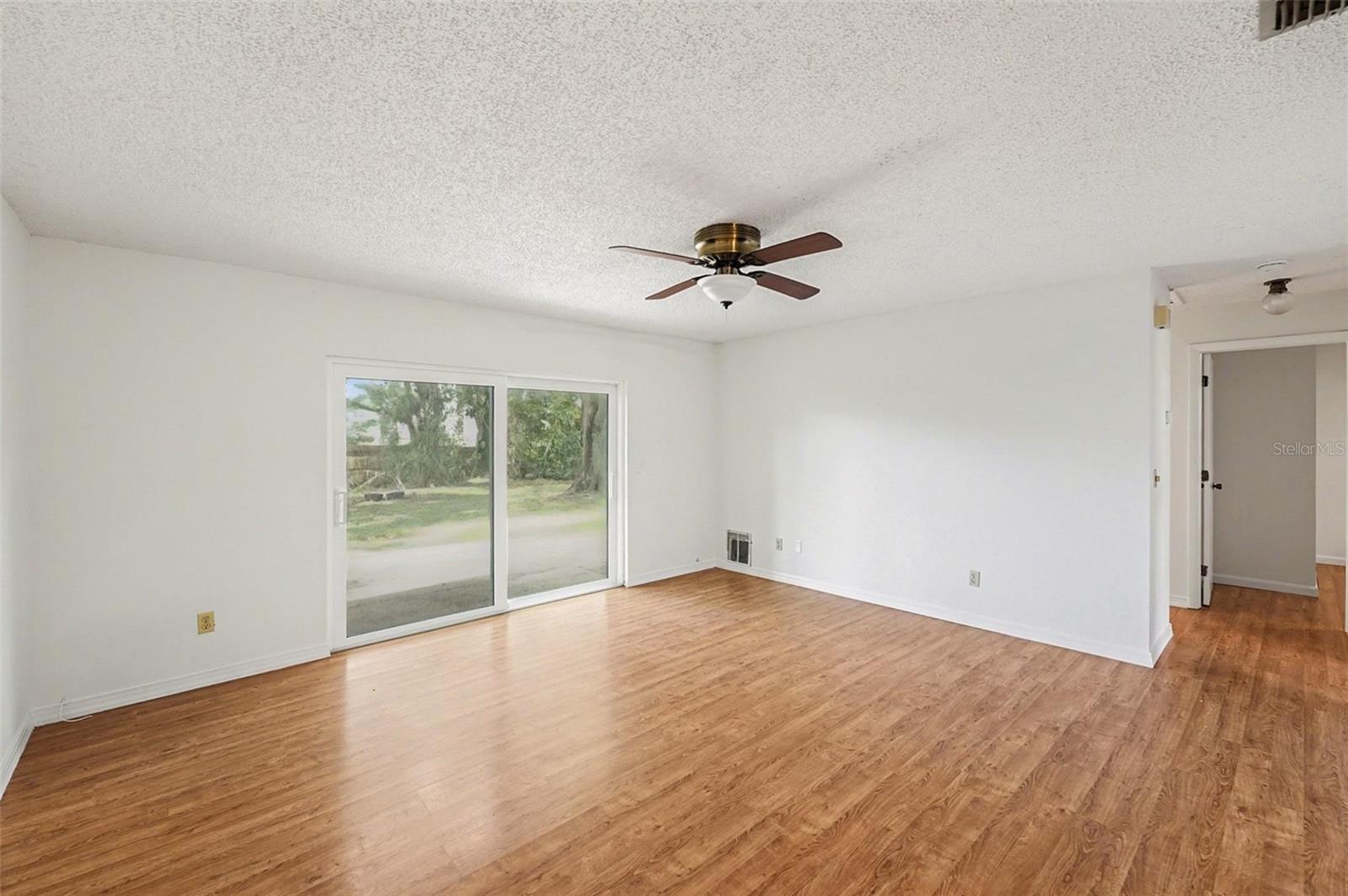 Image 5 of 33 For 6481 Elmhurst Court