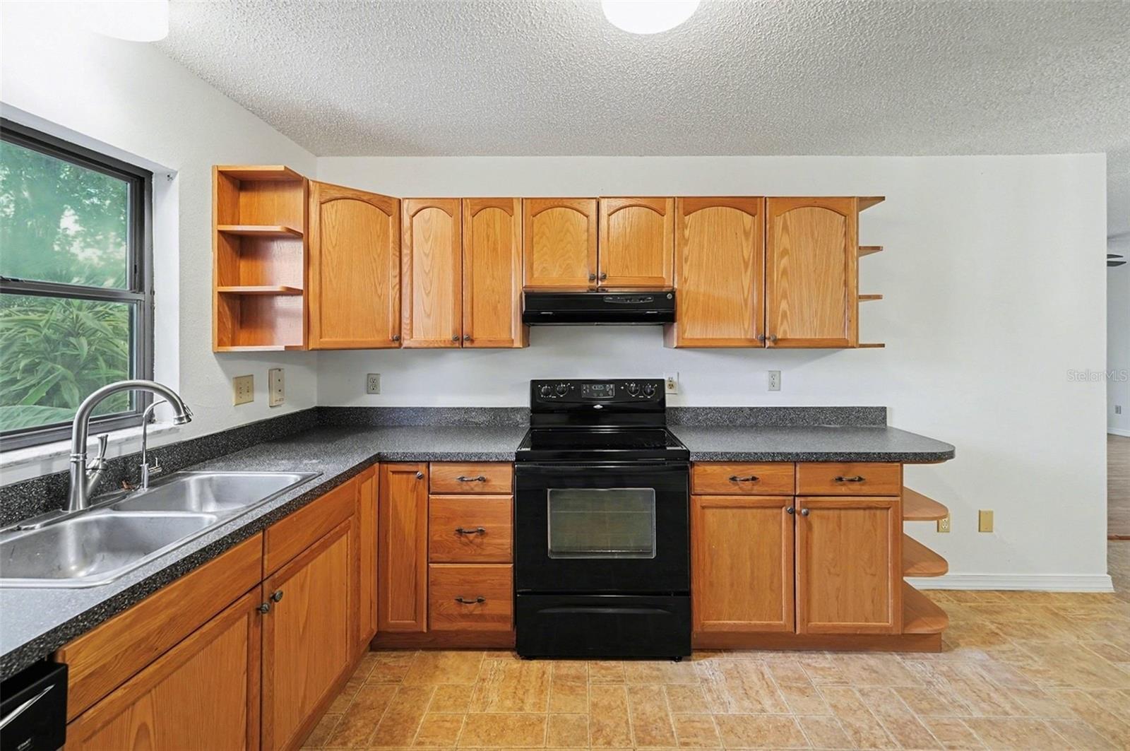 Image 7 of 33 For 6481 Elmhurst Court