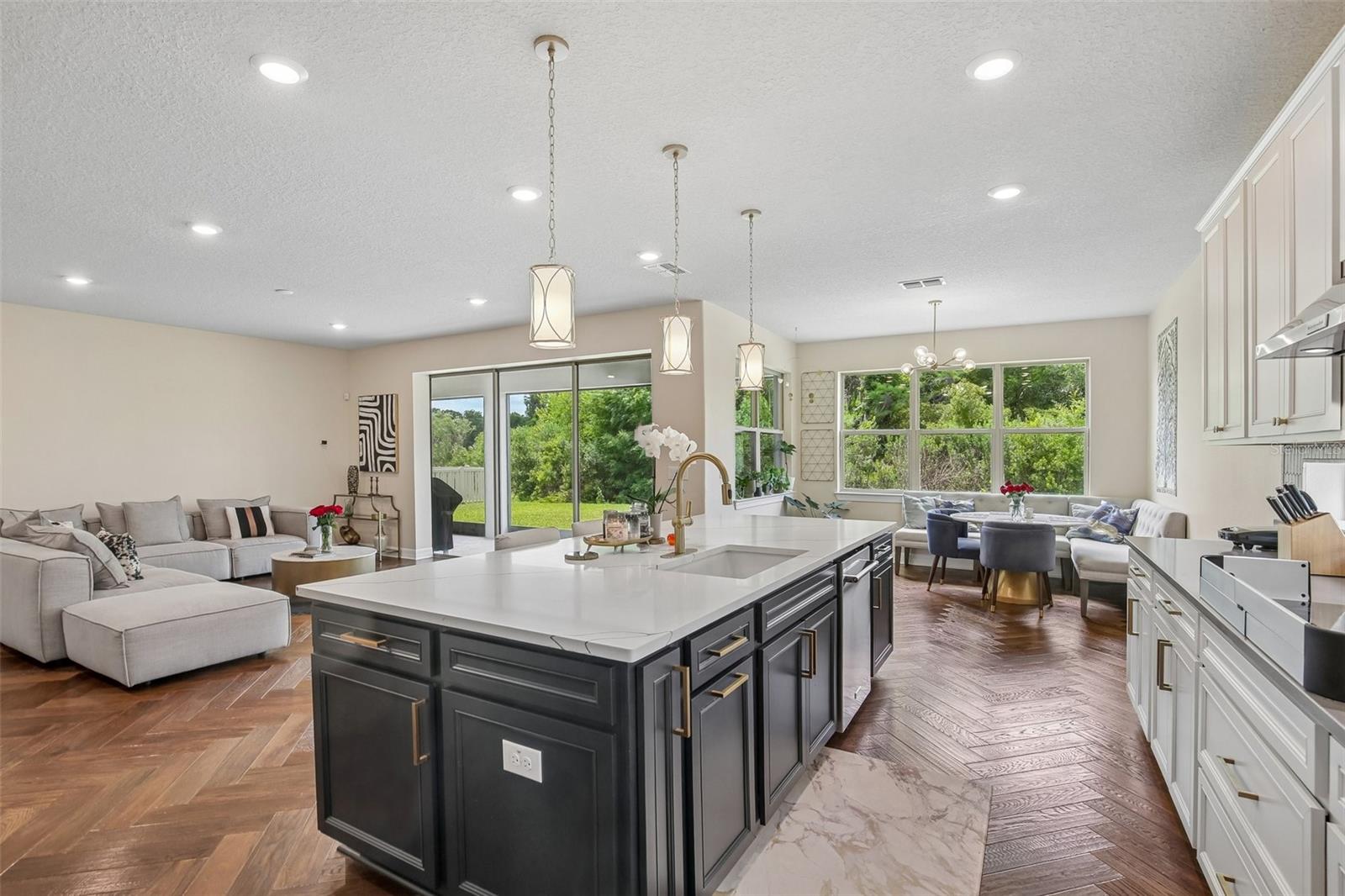 Image 14 of 71 For 11054 Sundrift Drive