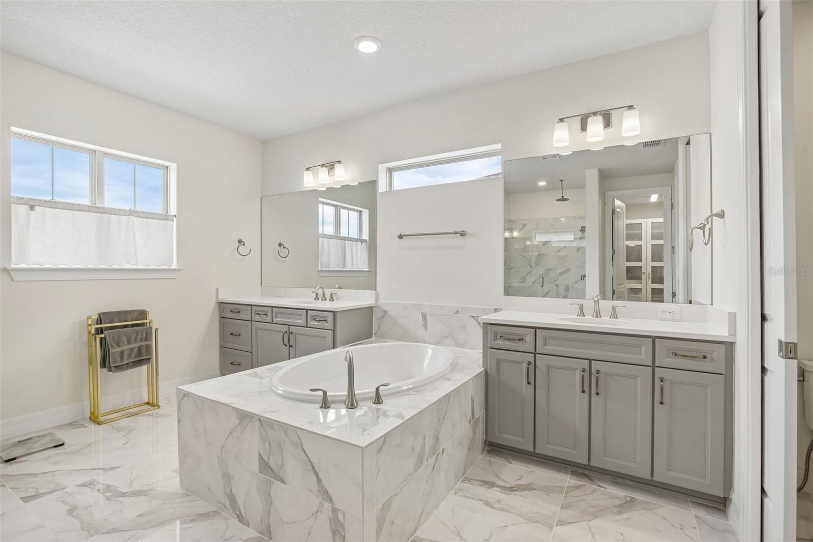 Image 46 of 71 For 11054 Sundrift Drive