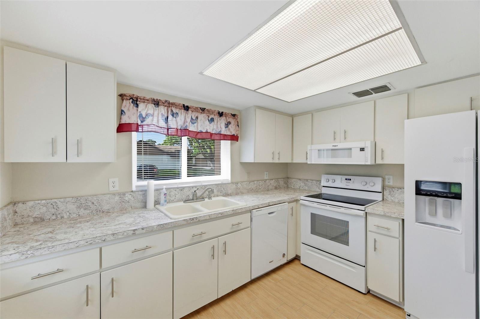 Image 9 of 33 For 2210 Sequoia Drive