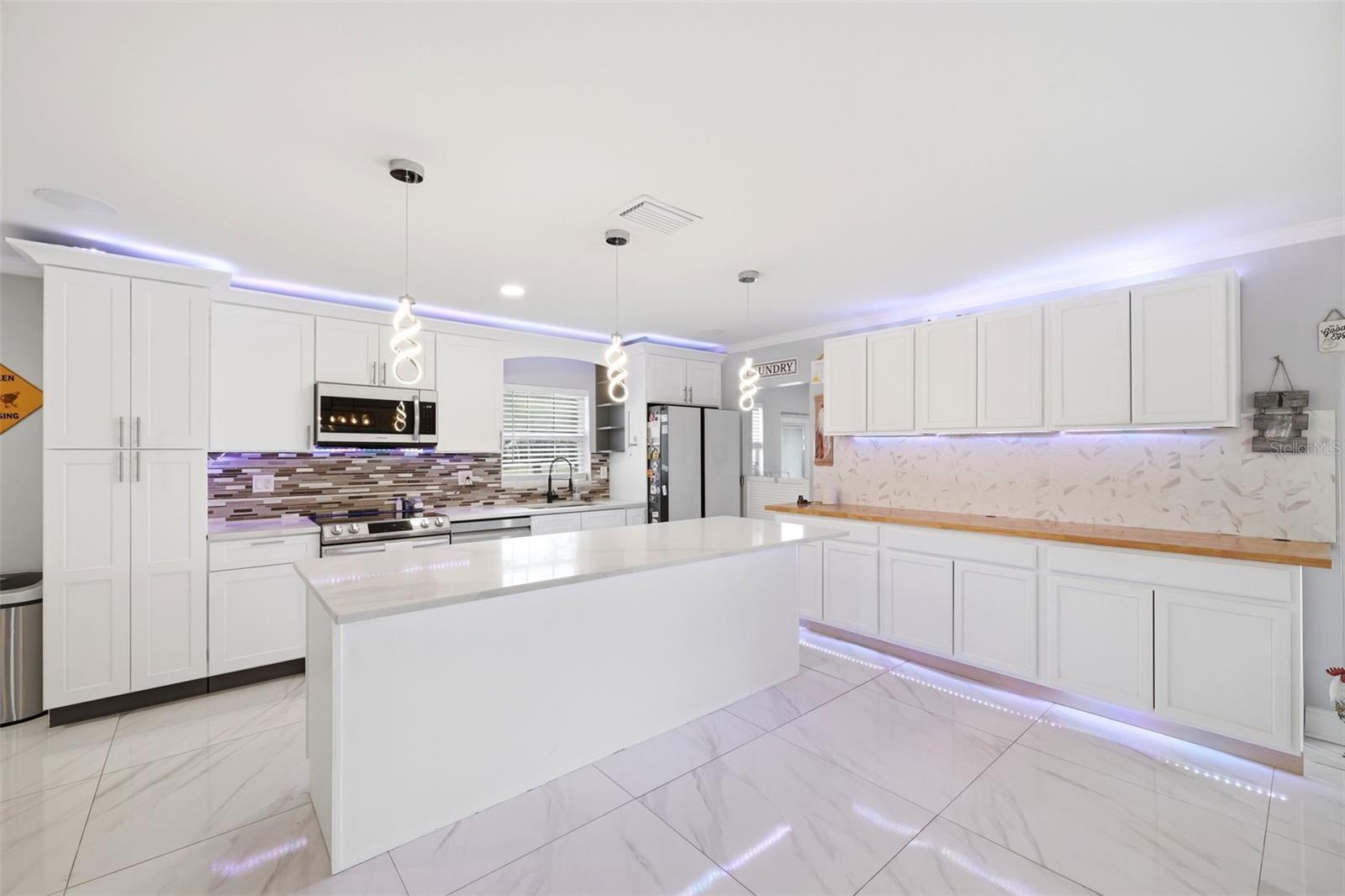 Image 11 of 65 For 16700 Auburndale Lane