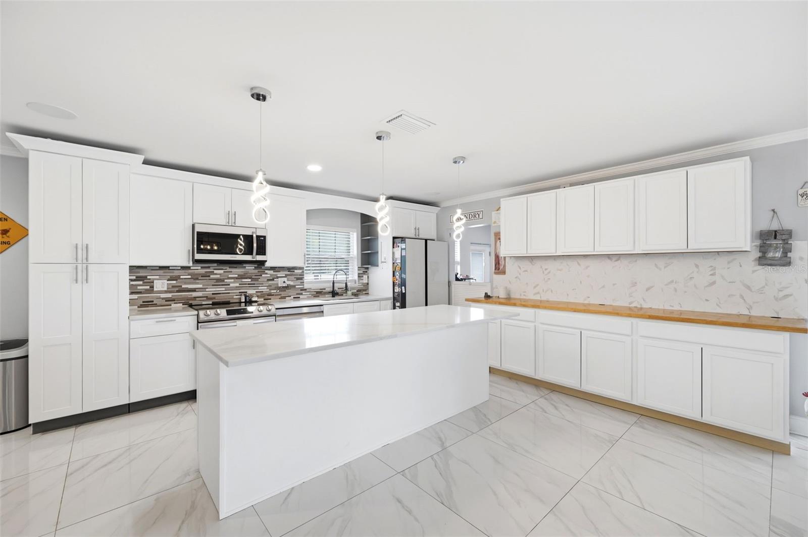 Image 13 of 65 For 16700 Auburndale Lane