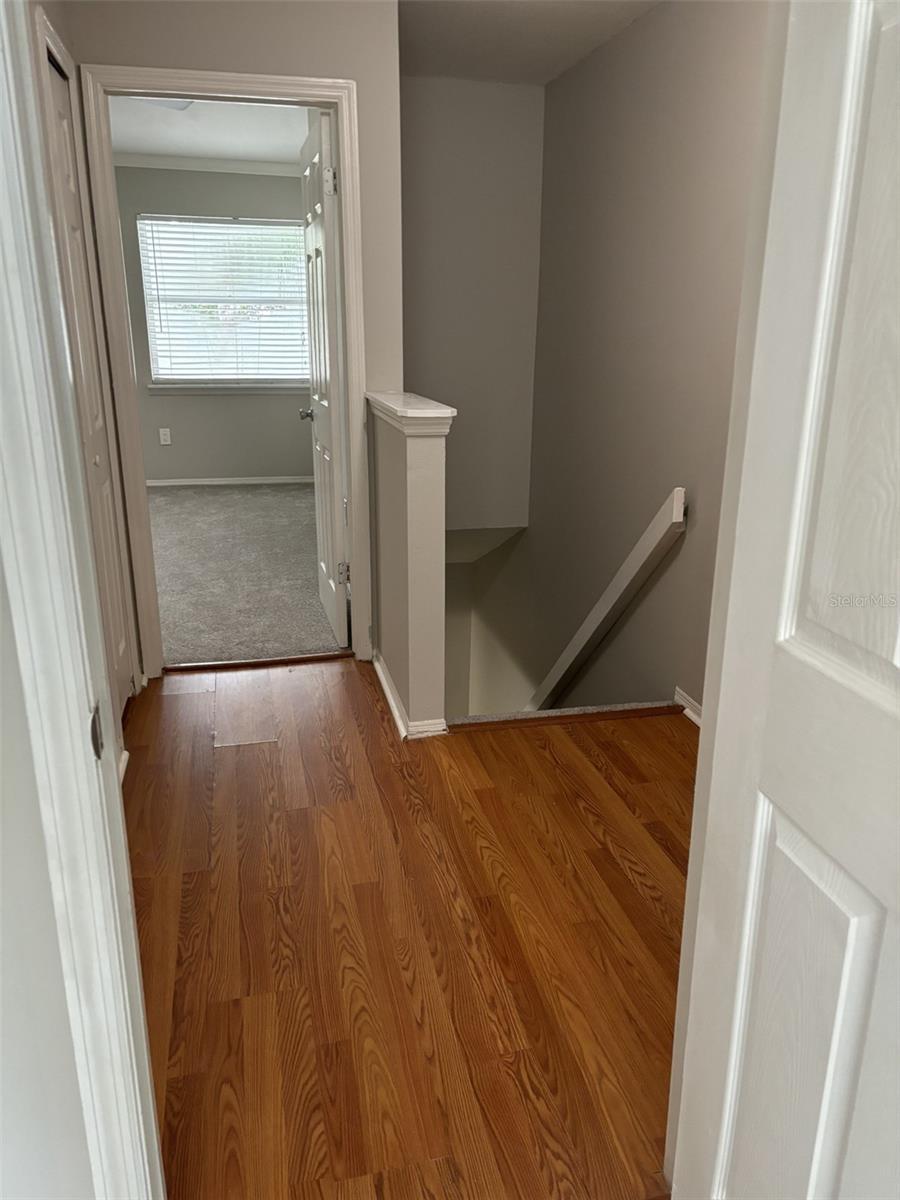 Listing photo id 6 for 7621 Colonial Court