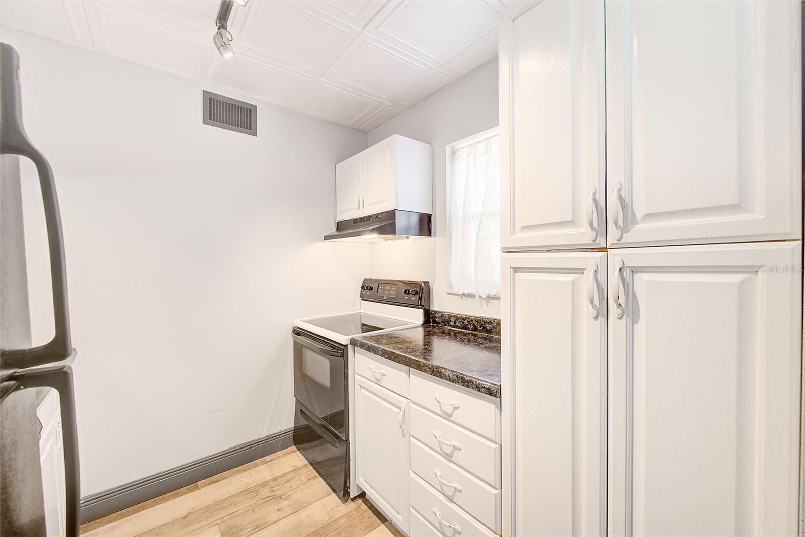 Image 12 of 39 For 10453 Carrollbrook Circle 222