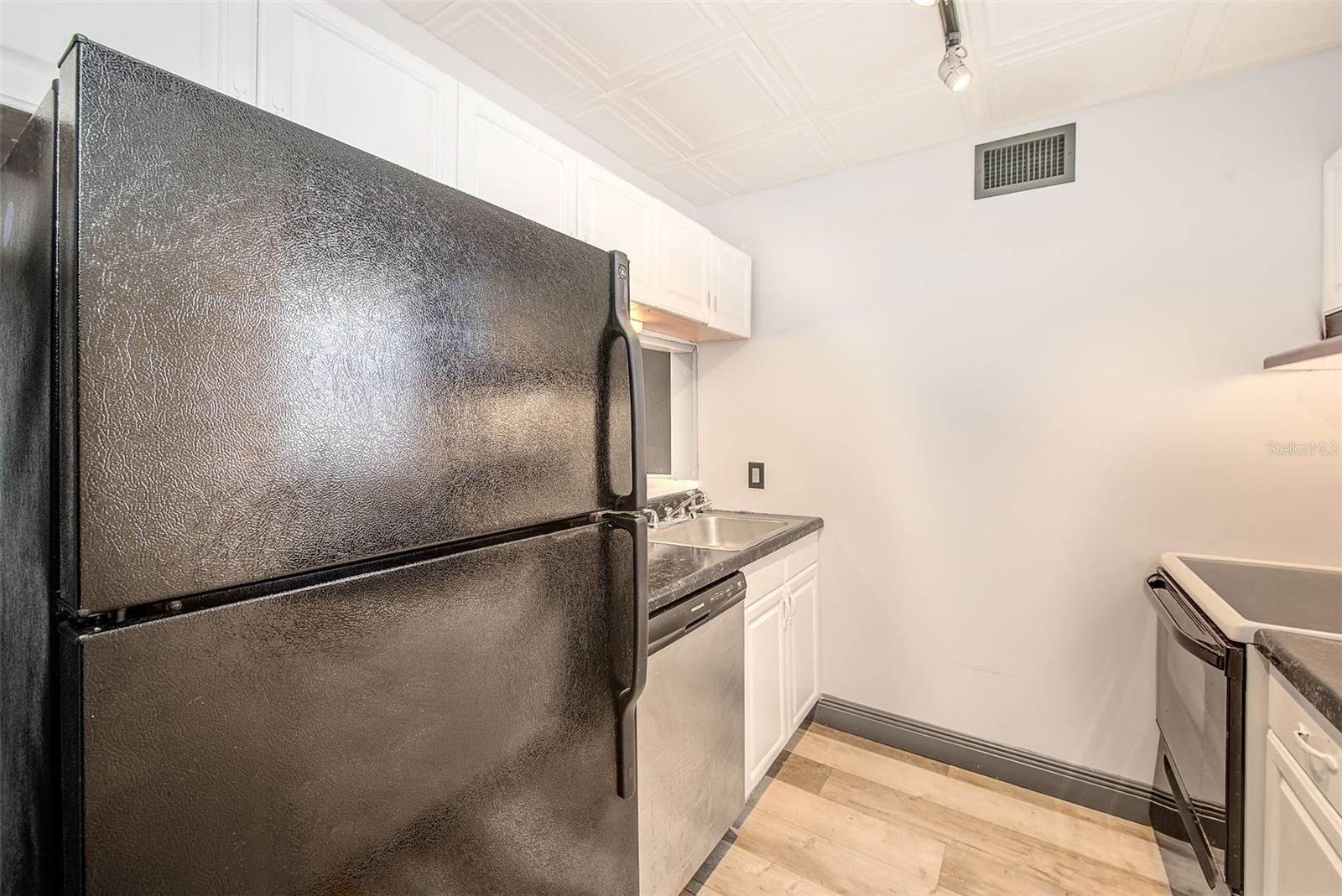 Image 13 of 39 For 10453 Carrollbrook Circle 222