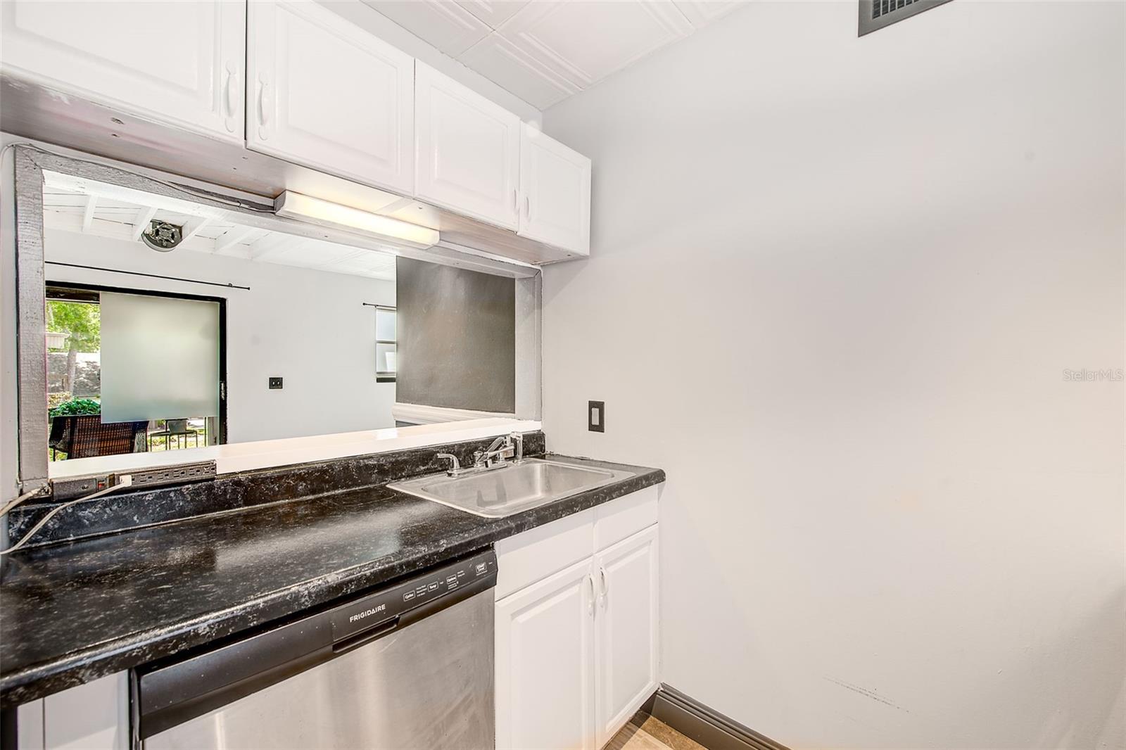 Image 14 of 39 For 10453 Carrollbrook Circle 222