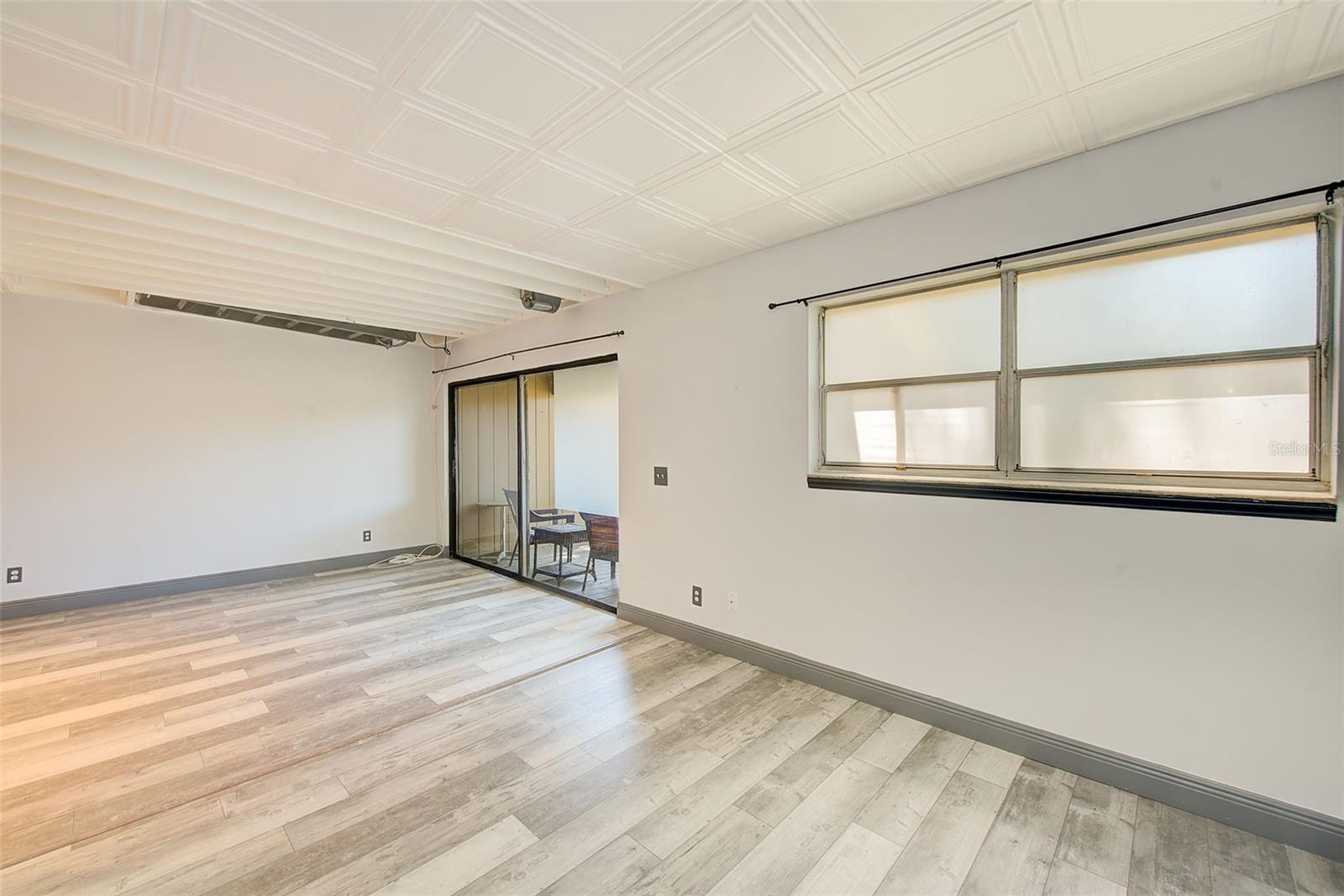 Image 16 of 39 For 10453 Carrollbrook Circle 222