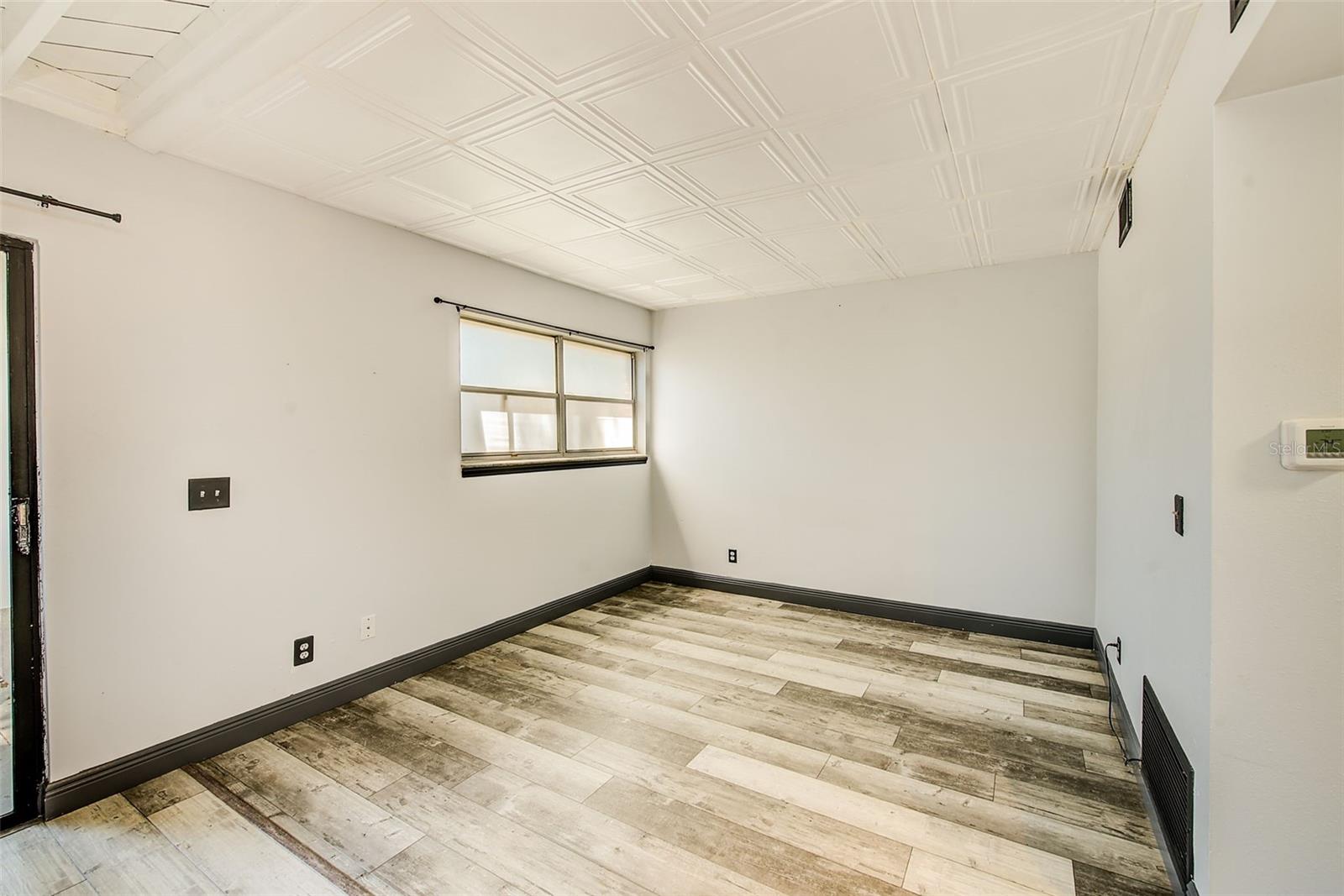 Image 20 of 39 For 10453 Carrollbrook Circle 222