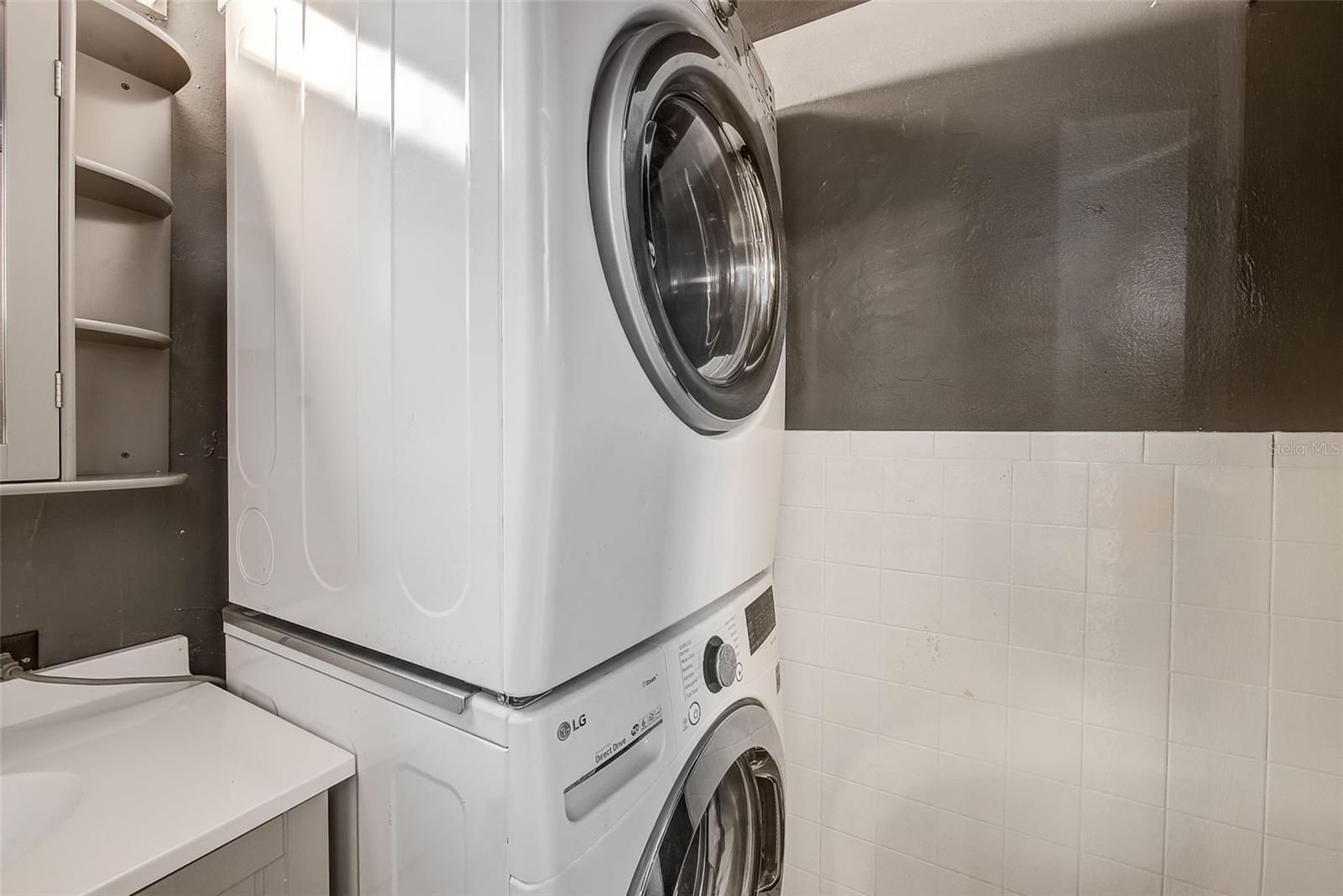 Image 23 of 39 For 10453 Carrollbrook Circle 222