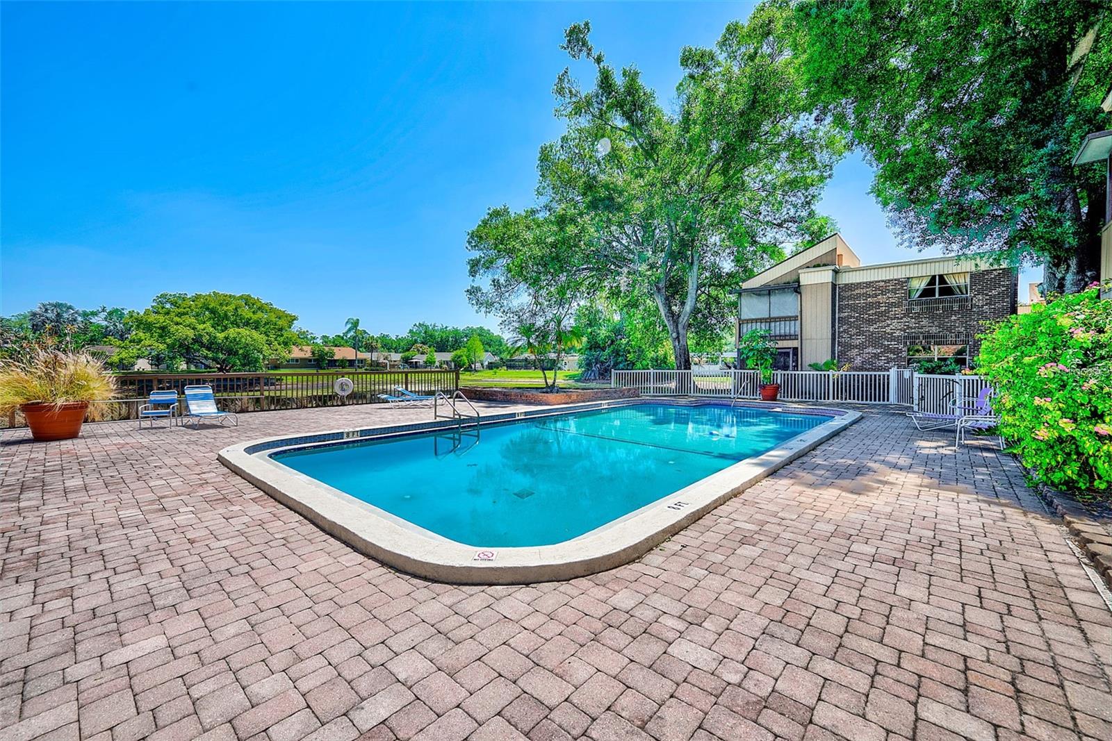 Image 31 of 39 For 10453 Carrollbrook Circle 222