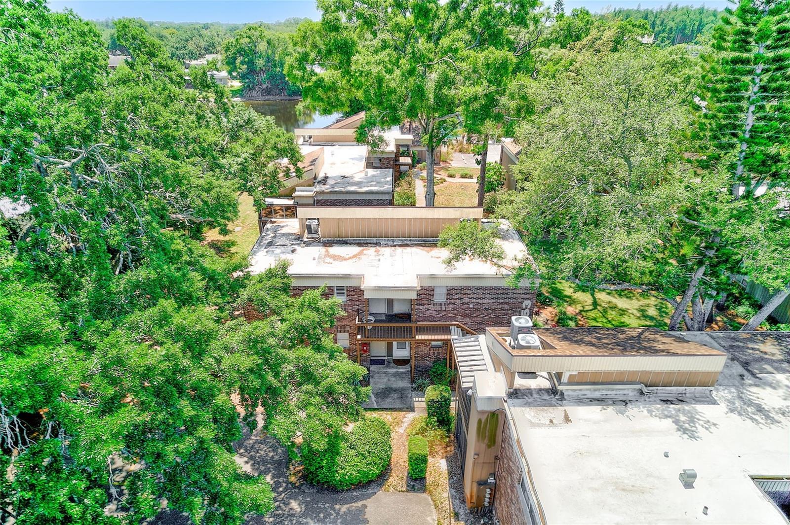 Image 34 of 39 For 10453 Carrollbrook Circle 222