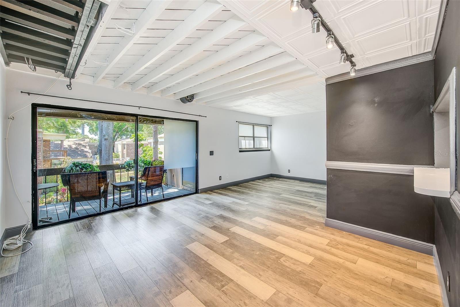 Image 6 of 39 For 10453 Carrollbrook Circle 222