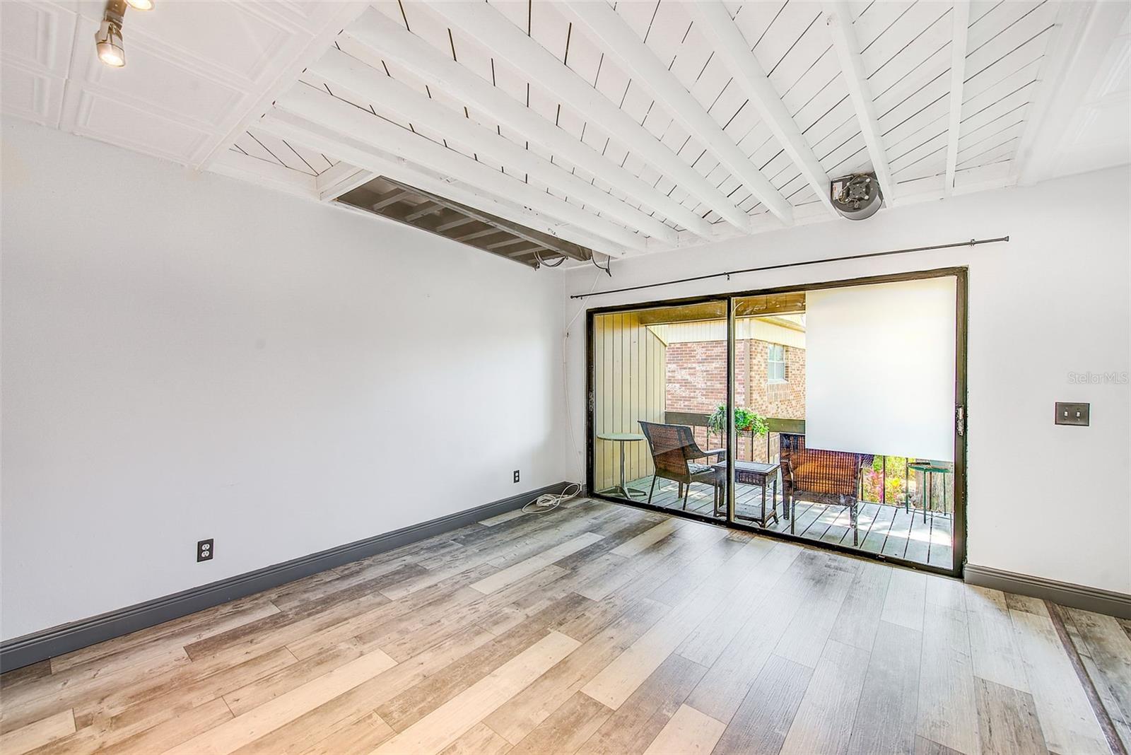 Image 9 of 39 For 10453 Carrollbrook Circle 222