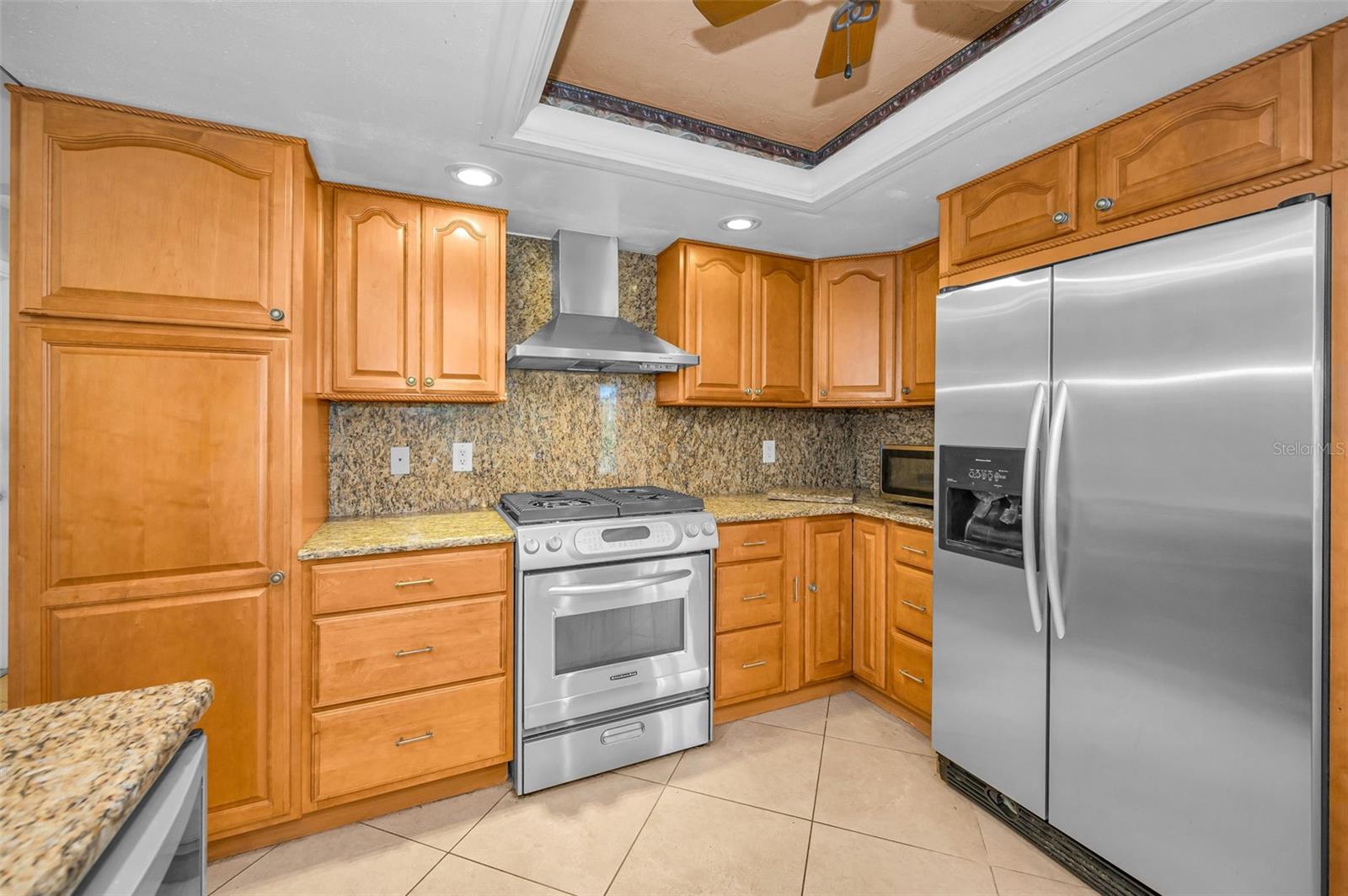 Listing photo id 17 for 760 Village Way