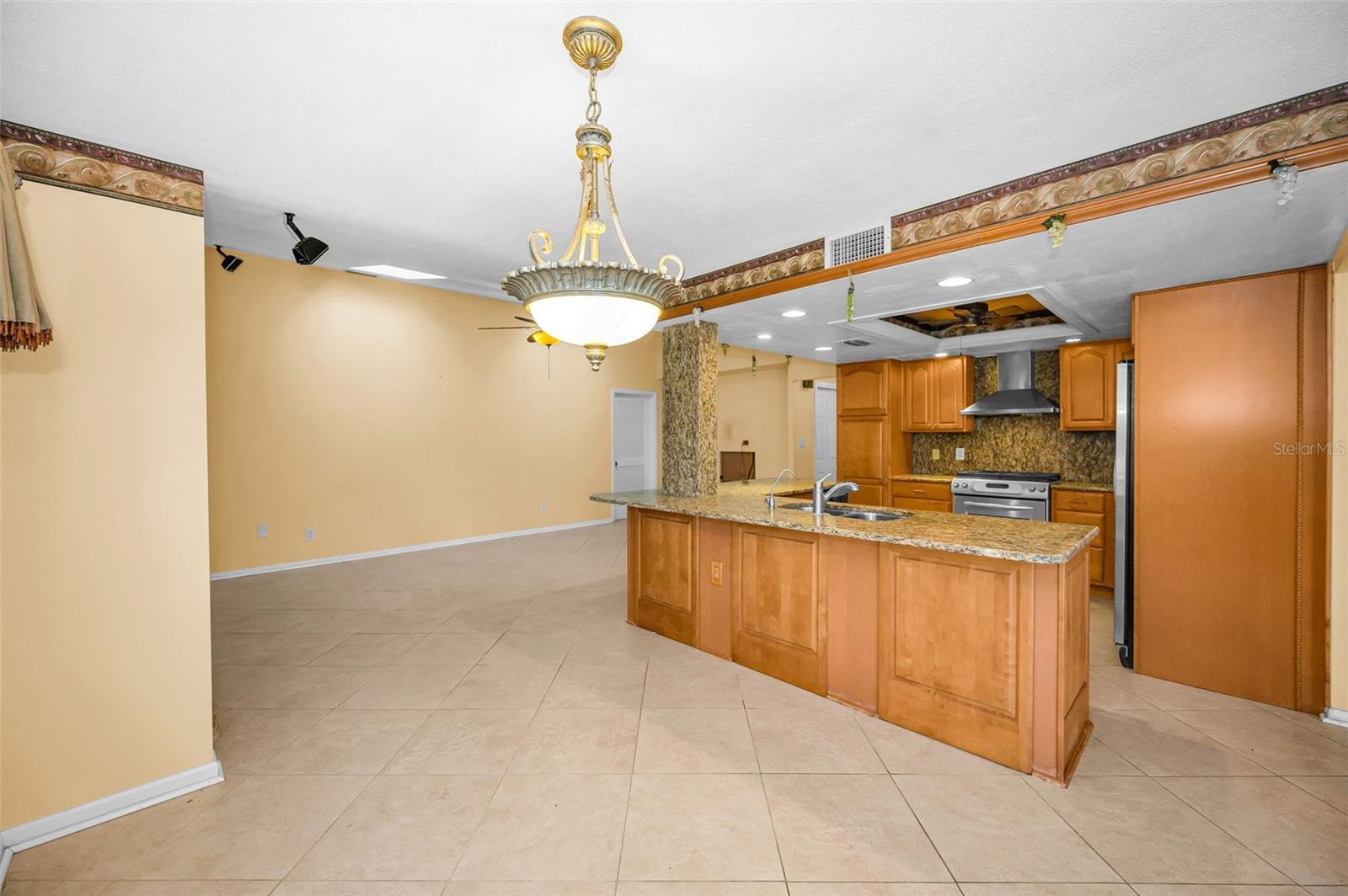 Listing photo id 22 for 760 Village Way