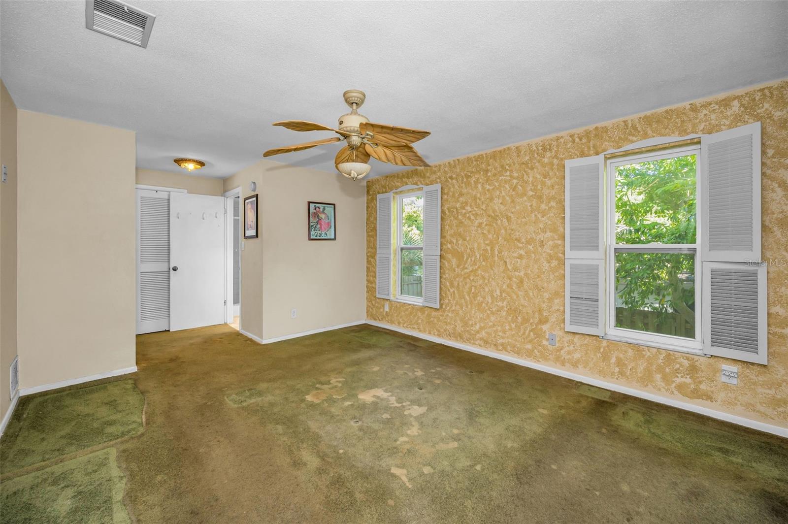 Listing photo id 26 for 760 Village Way