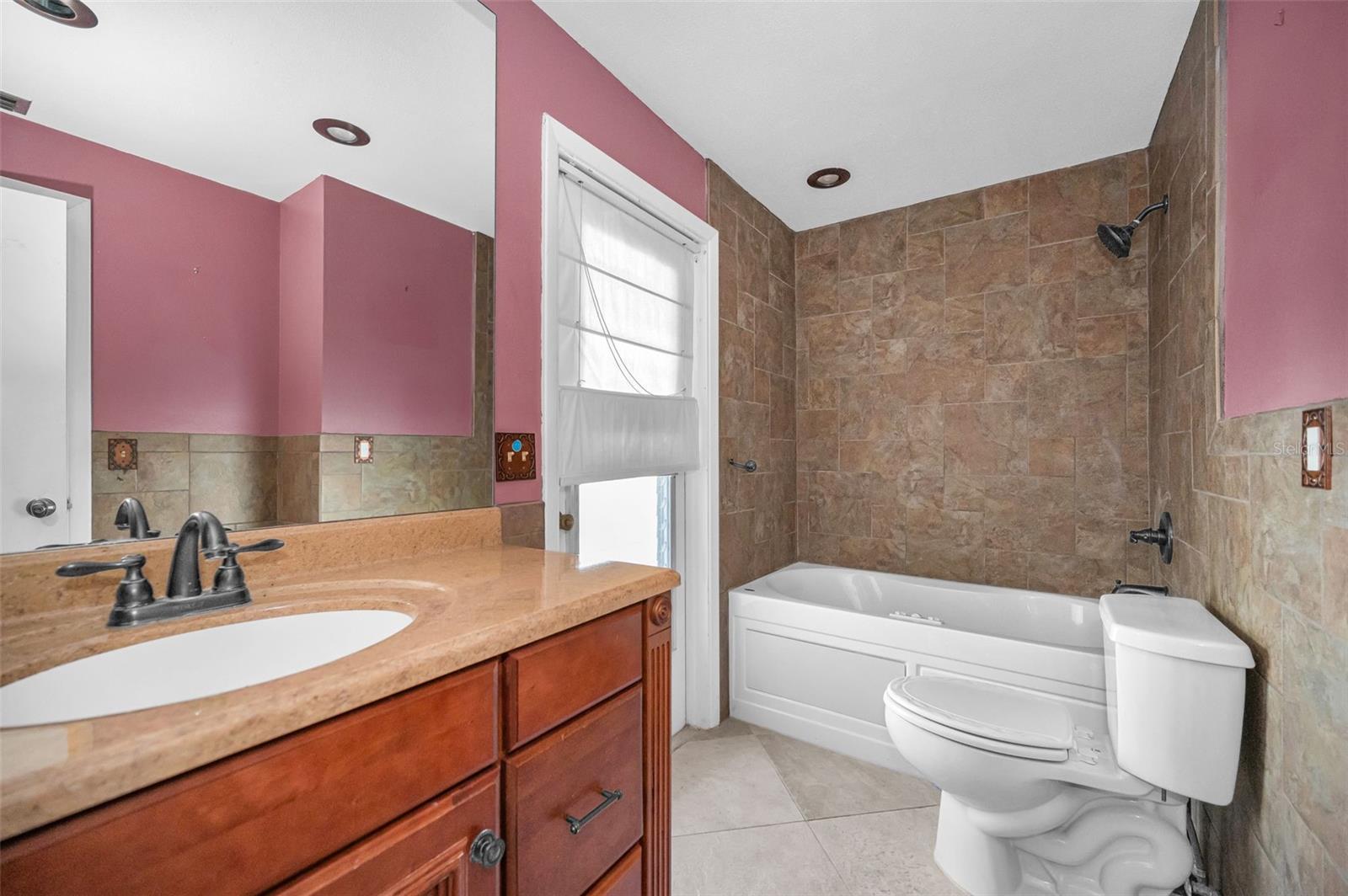 Listing photo id 29 for 760 Village Way