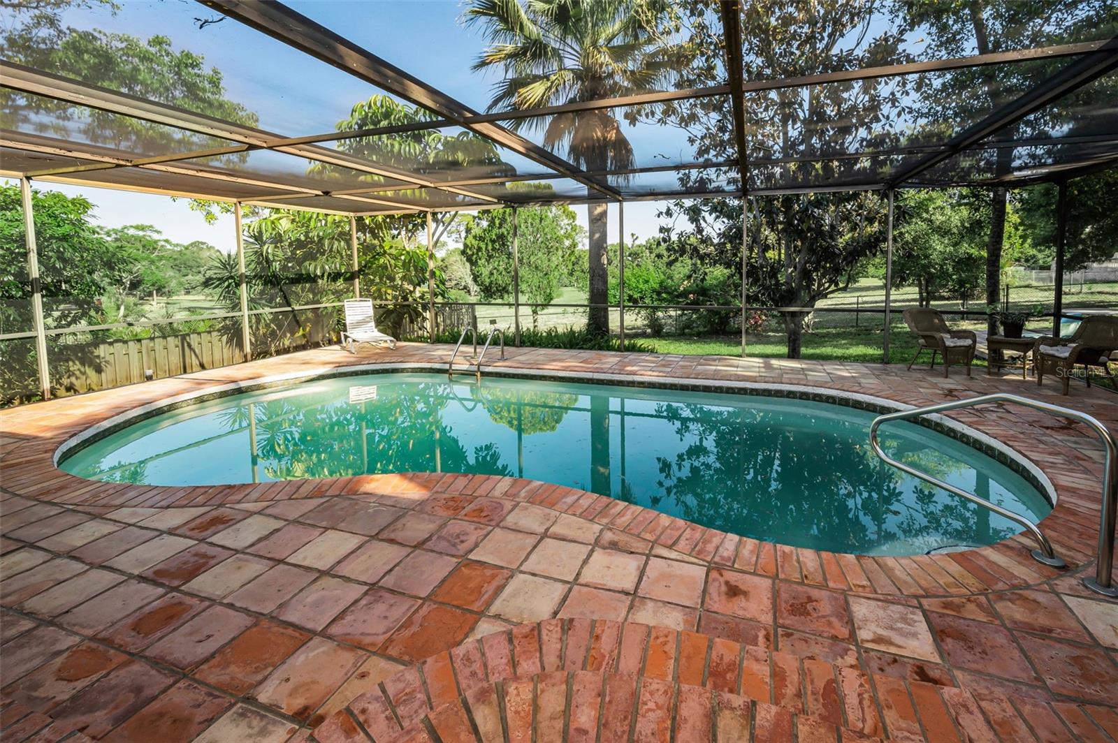 Listing photo id 37 for 760 Village Way